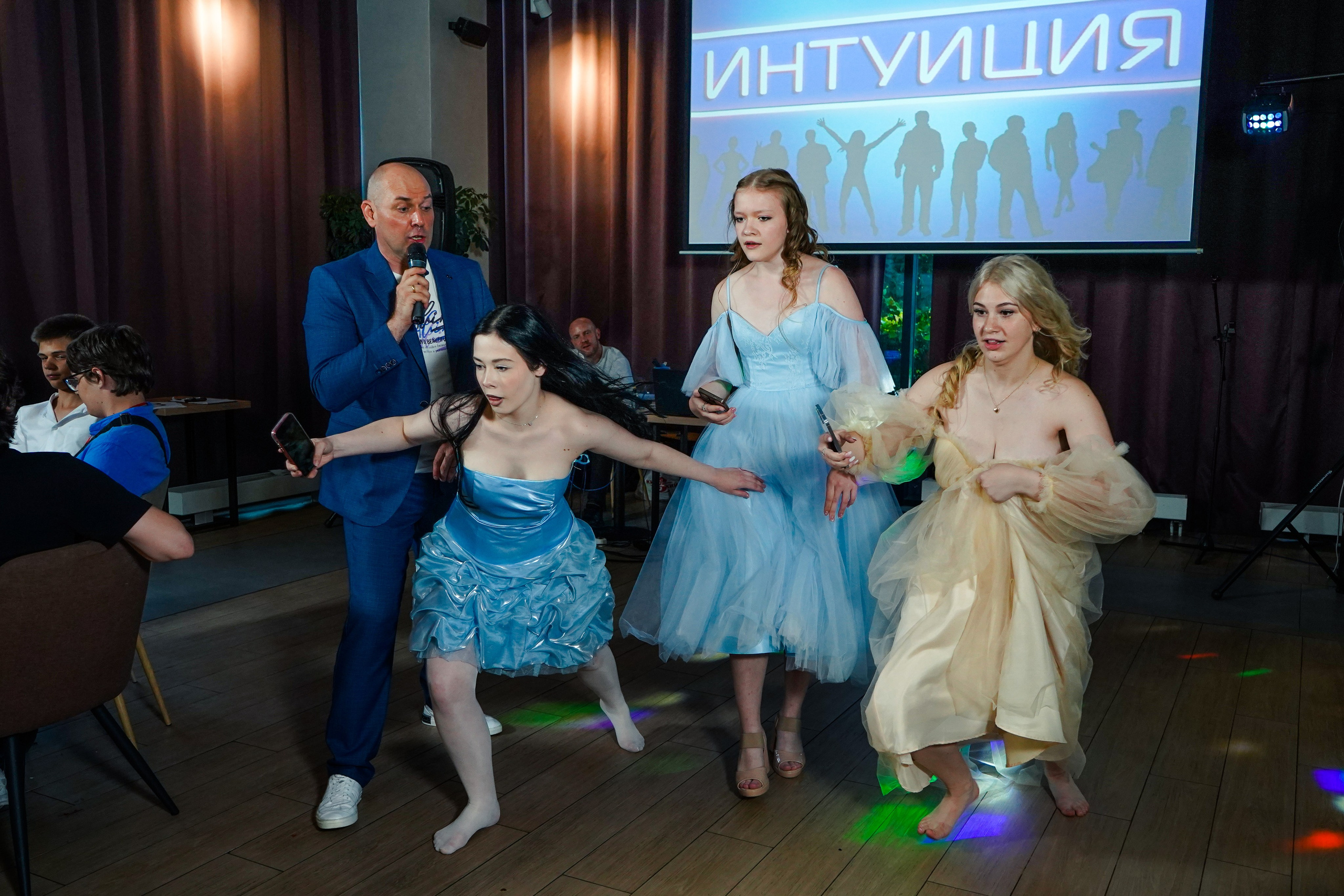 Выпускной вечер, гимназия № 40, 9 класс. Семейный и портретный фотограф в Екатеринбурге Анна Лобанова