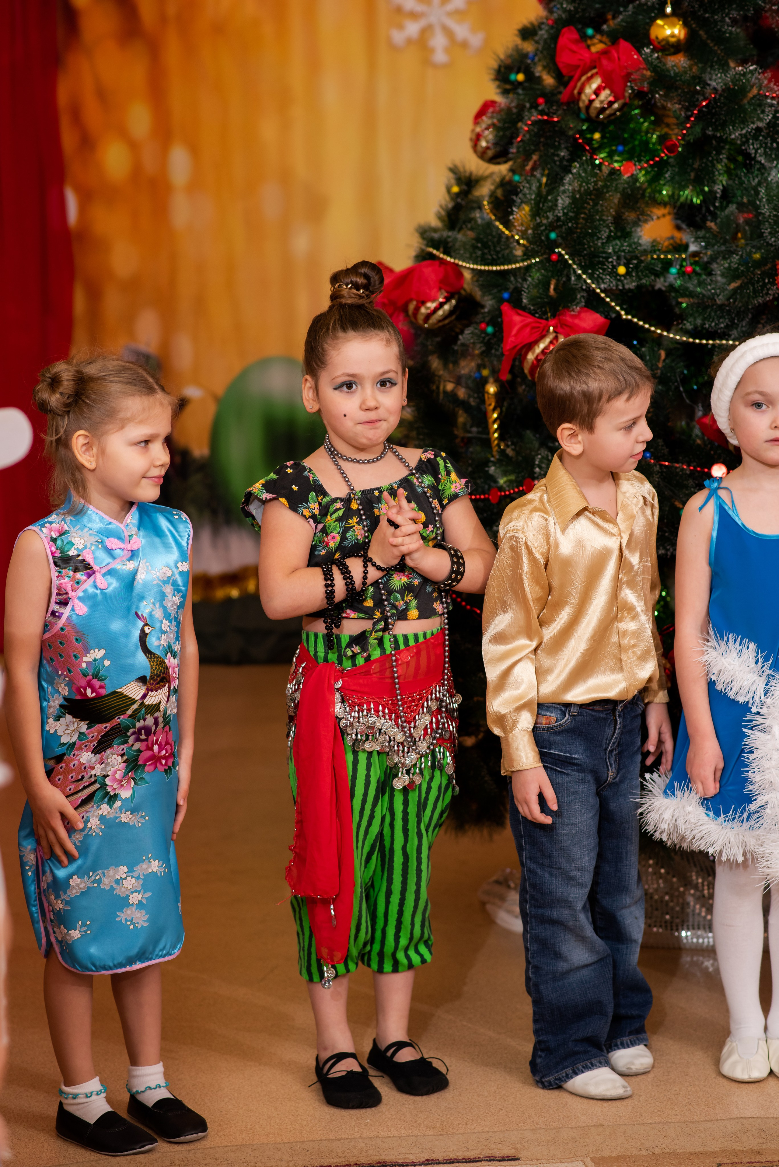 Новогодний утренник в детском саду 276. Выпускные альбомы в Севастополе, Крыму и Екатеринбурге