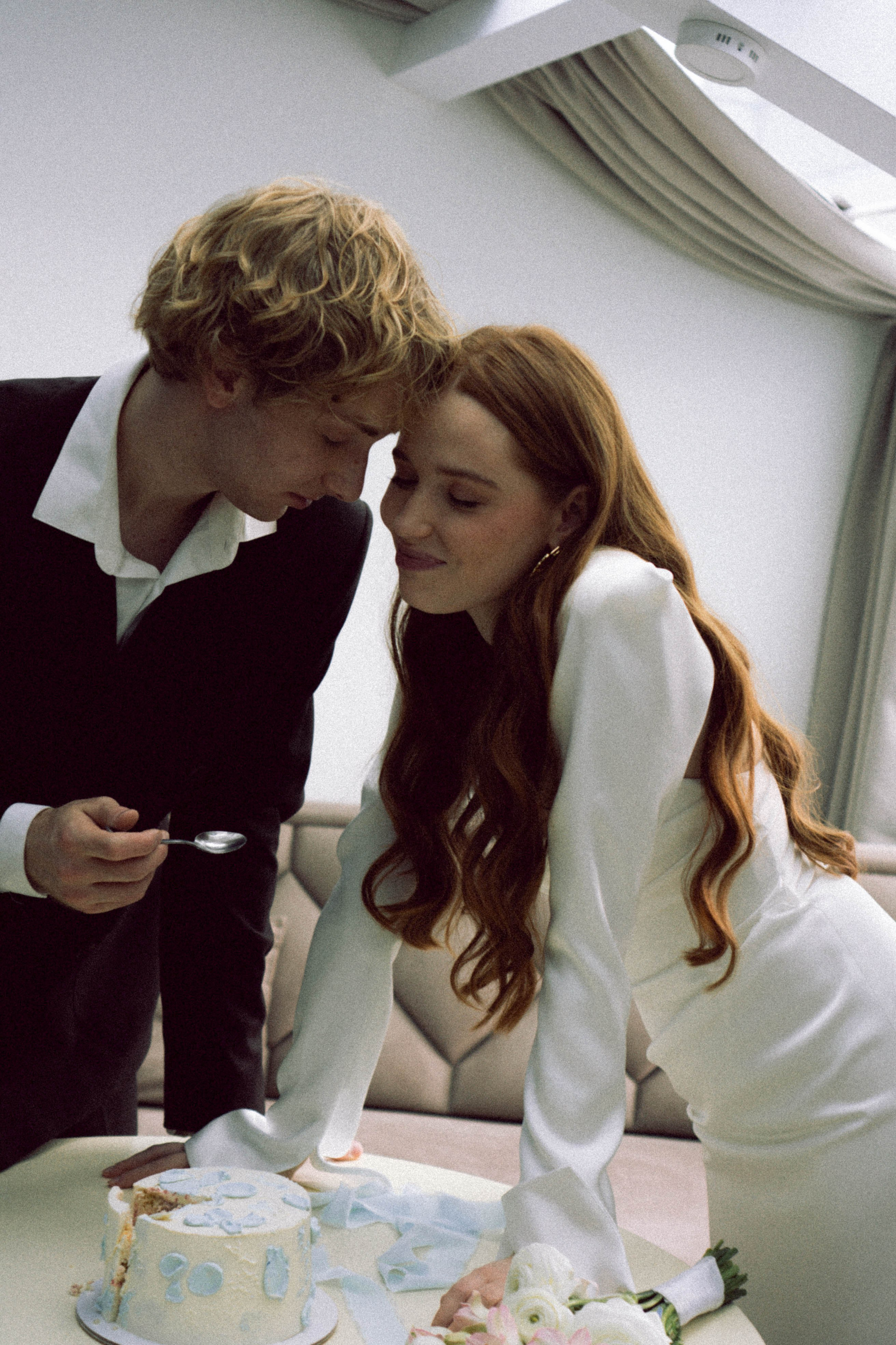 СВАДЕБНАЯ СЬЕМКА В ОТЕЛЕ. СБОРЫ ЖЕНИХА И НЕВЕСТЫ И ТАКЖЕ ТОР И ПОДГОТОВКА К ПРОГУЛКЕ. Профессиональный фотограф, Санкт-Петербург — Виктория Богомолова