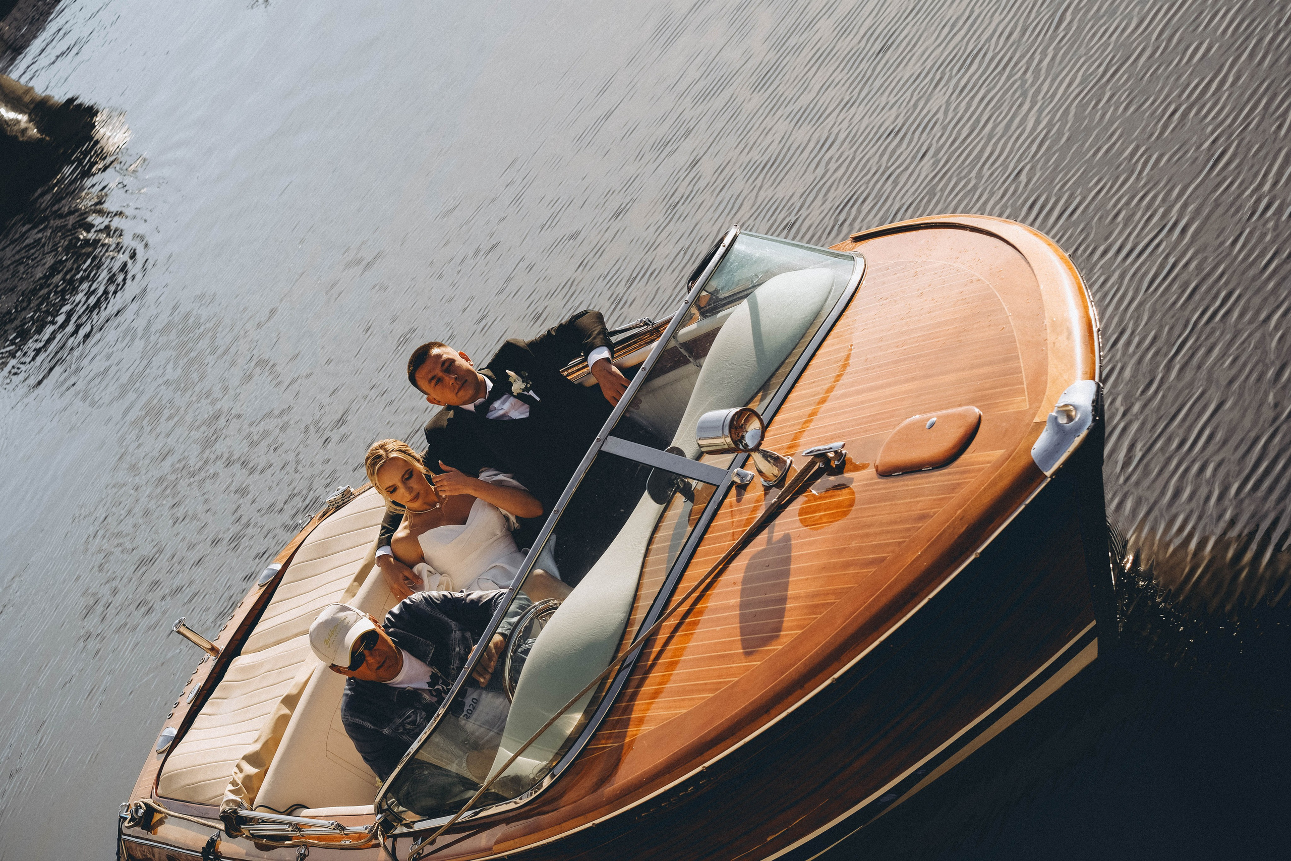 СВАДЕБГНАЯ ПРОГУЛКА ПО КАНАЛ САНКТ-ПЕТЕРБУРГА НА КАТЕРЕ. Профессиональный фотограф, Санкт-Петербург — Виктория Богомолова