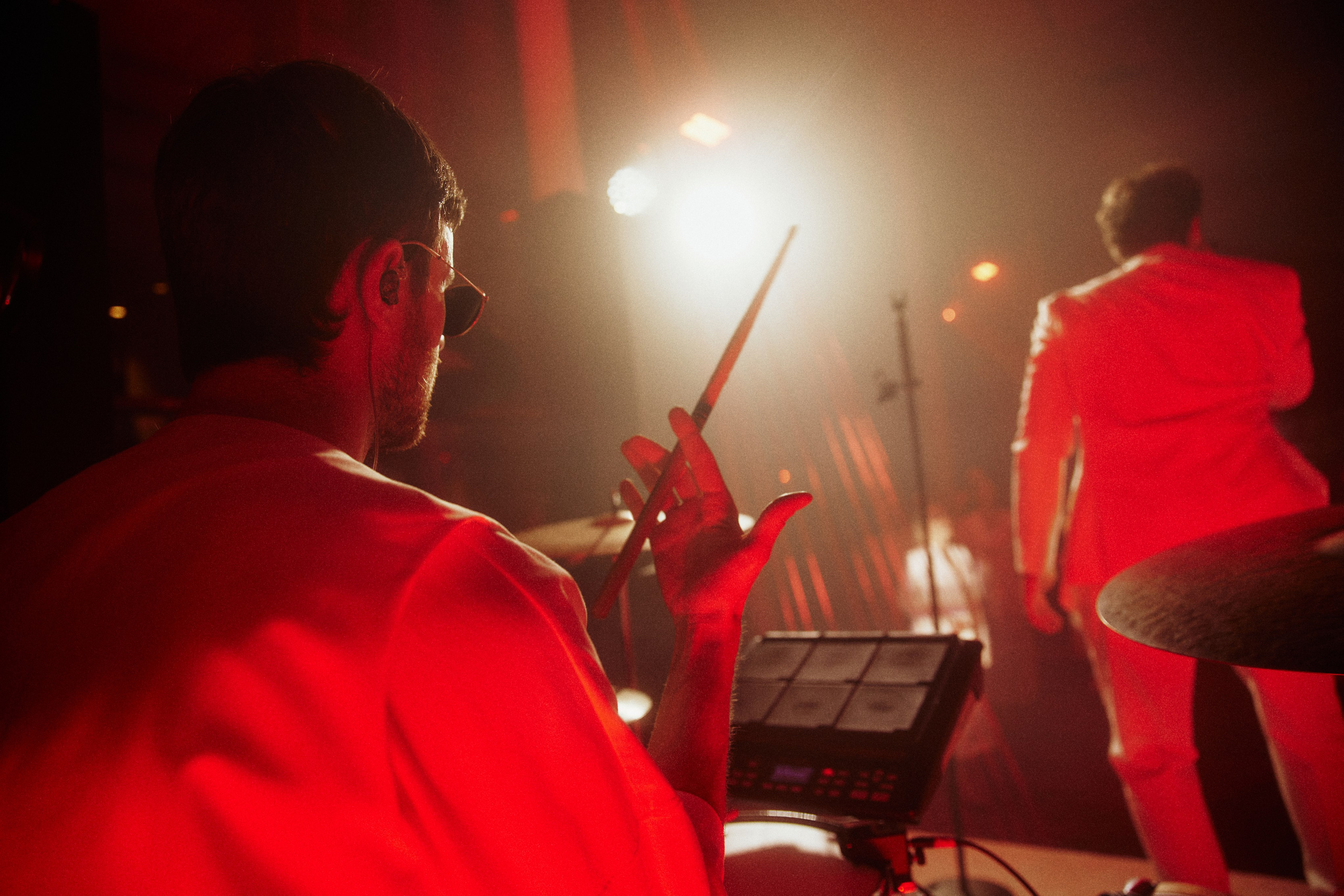 RED LINES. Дмитрий Мазуркевич: Профессиональный Репортажный Фотограф