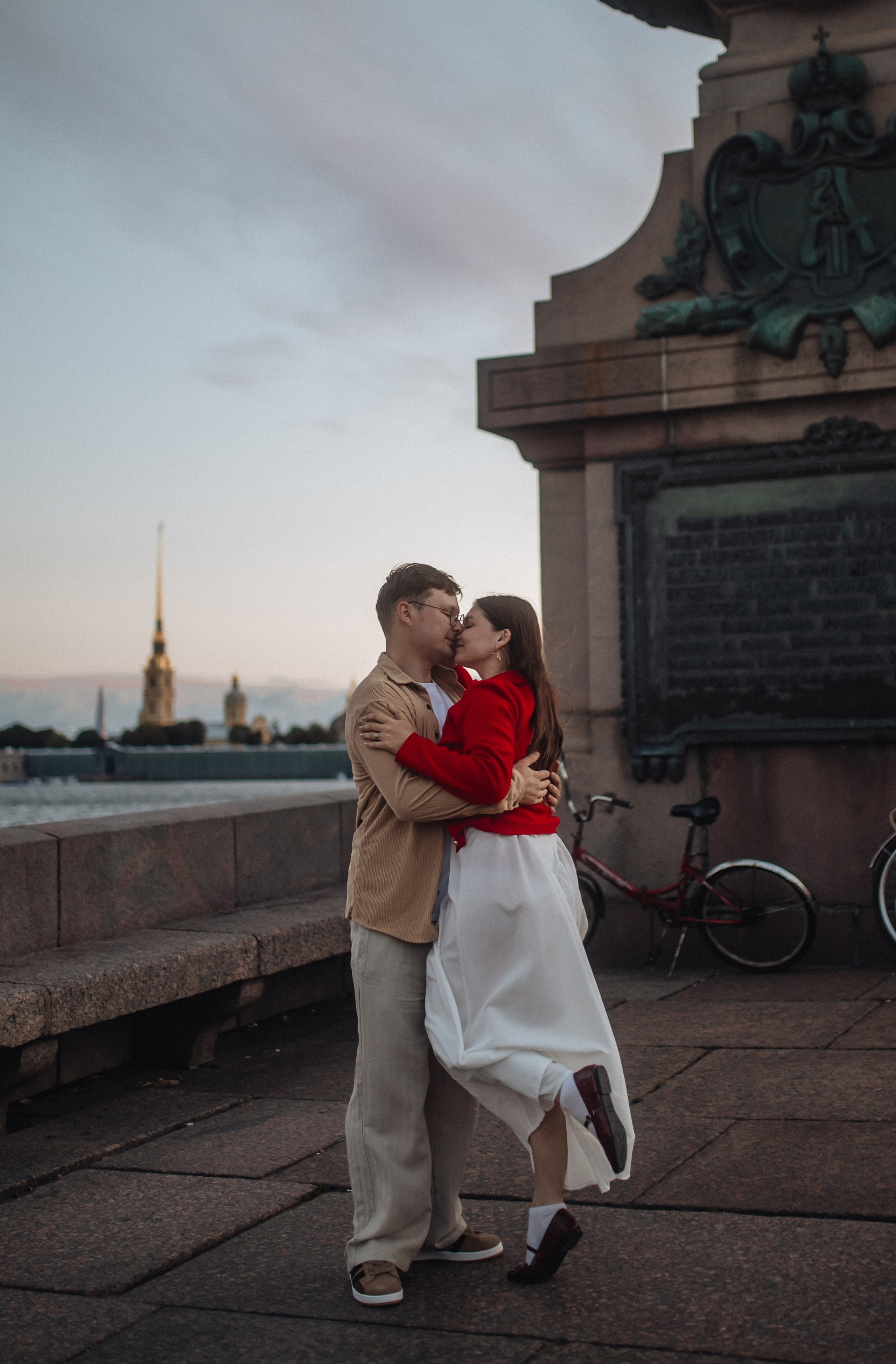 Рассвет в Питере. Фотограф в Санкт Петербурге Лара Великова