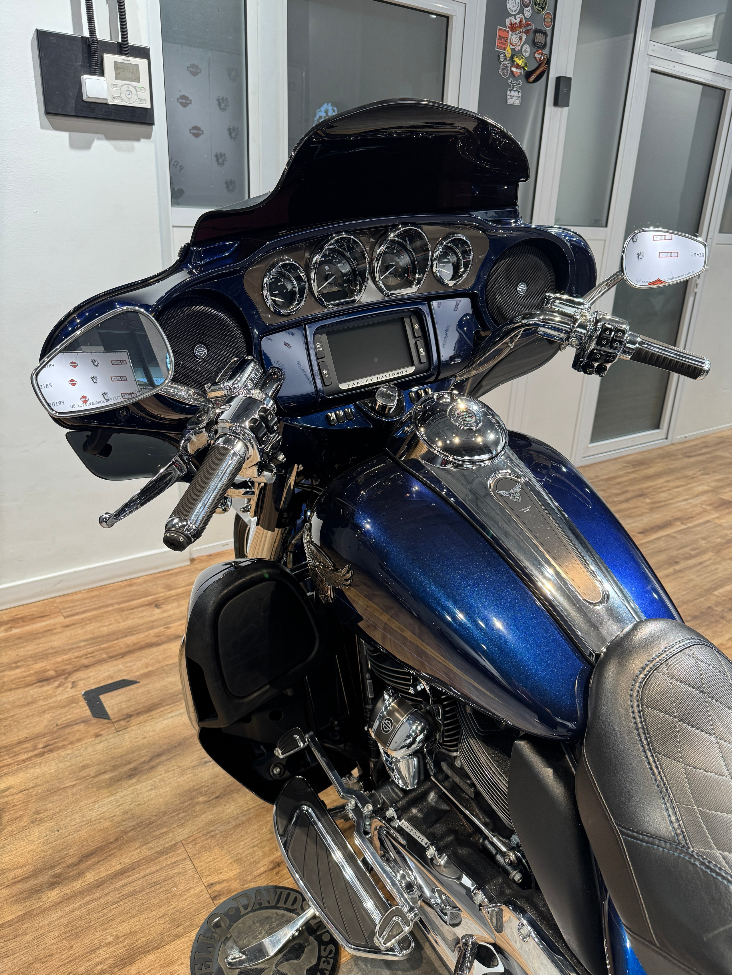 Мотоциклы Harley-Davidson 2018 HD CVO Ultra Limited 115 (Touring)  — купить мотоцикл. Hello Davidson, Москва. Только хорошие мотоциклы…