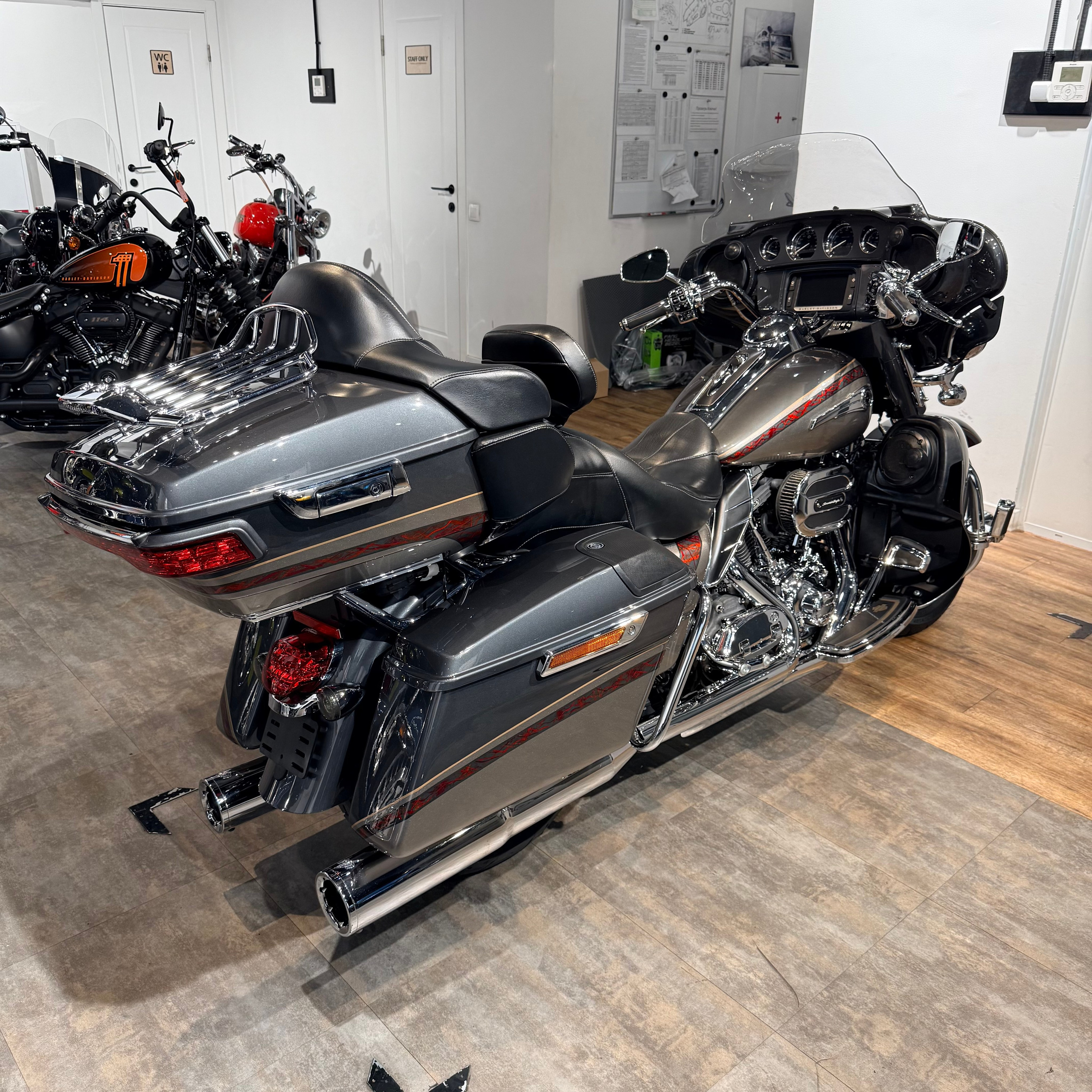 2015 CVO Еlесtra Glide Limited Сhаrсоаl Silver. Hello Davidson, Москва. Только хорошие мотоциклы…