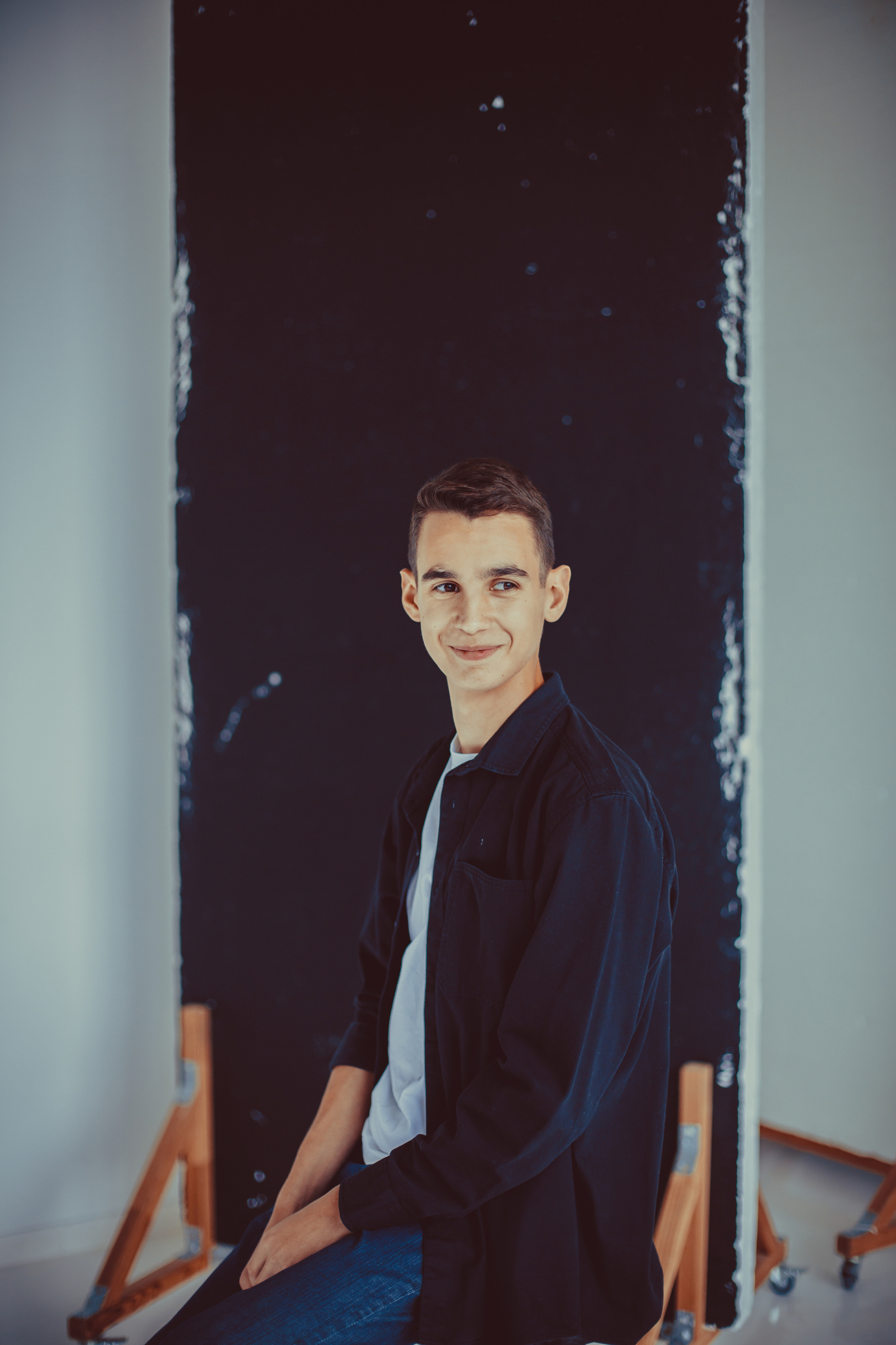 Семейная фотосессия родителей с сыновьями студентами в Studio 212. Детский, свадебный и семейный фотограф Юлия Курбатова, Санкт-Петербург