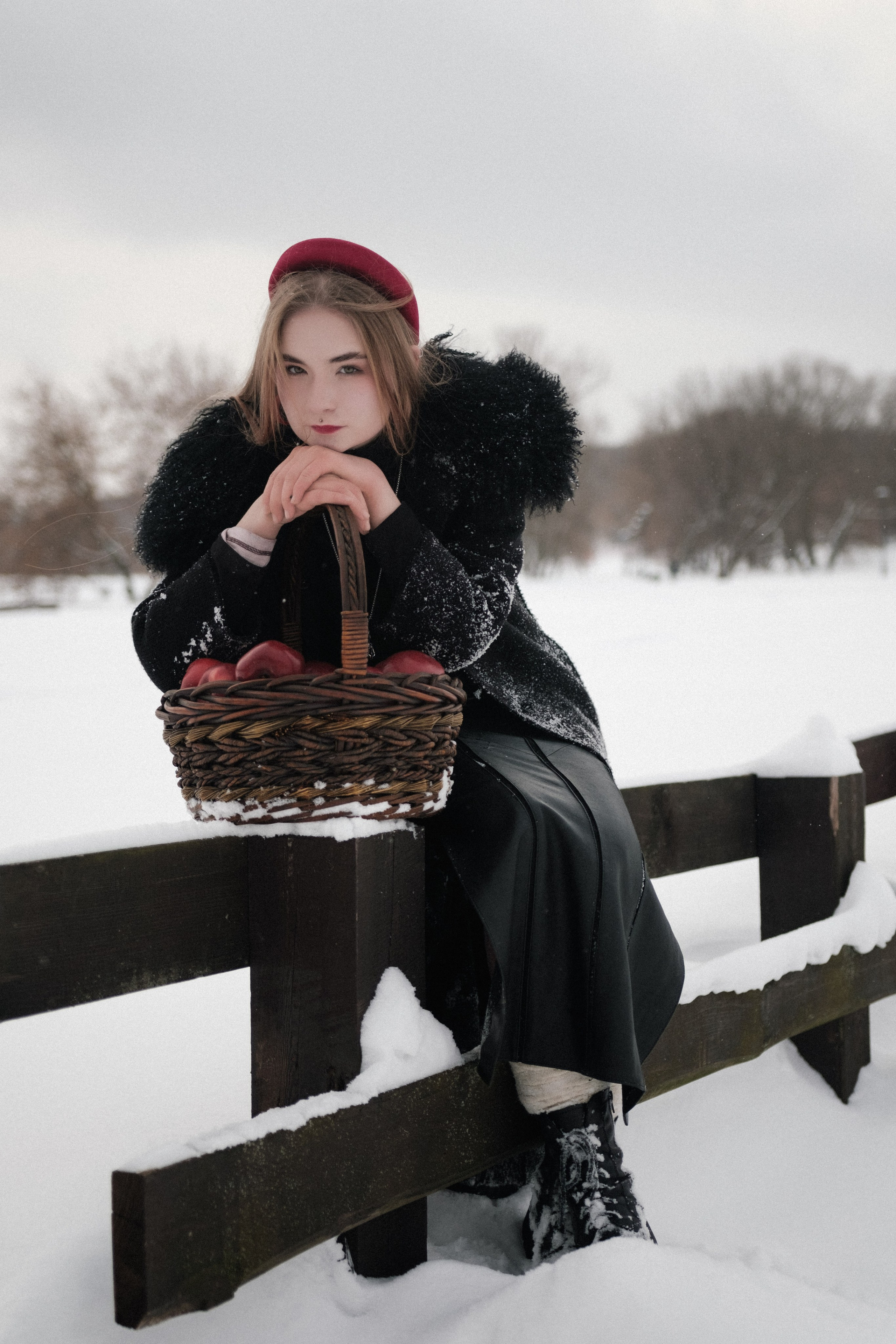 Яна в Коломенском зимой. Фотограф в Москве Максим Скоробогатов