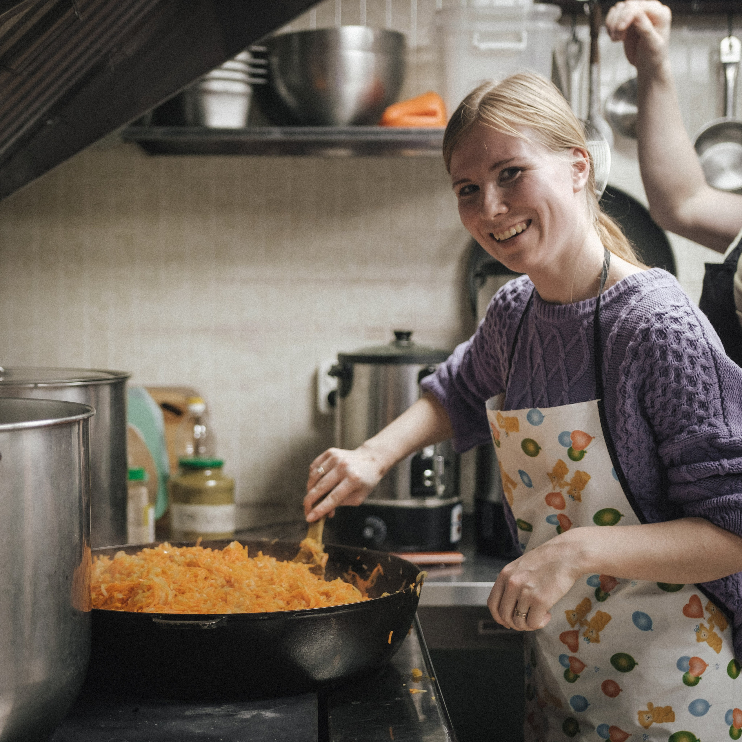 Снова готовка для кормления бездомных. Фотограф в Москве Максим Скоробогатов