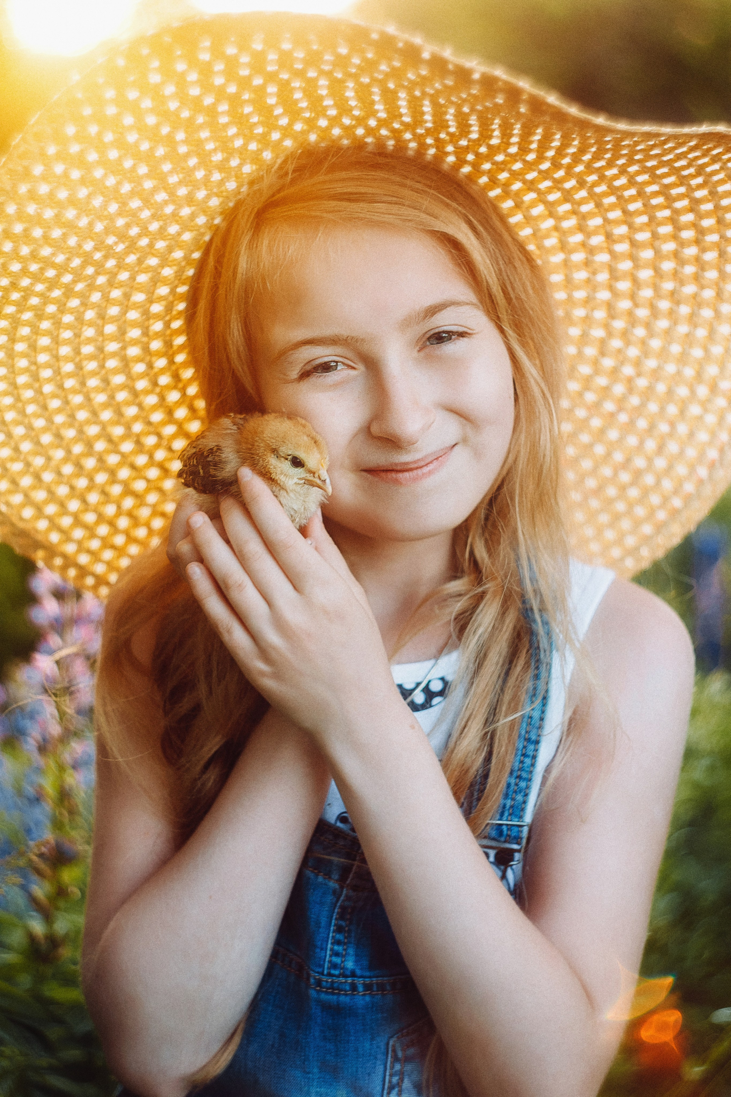 Солнечная Алена в Люпинах. Фотограф Сергей Логинов