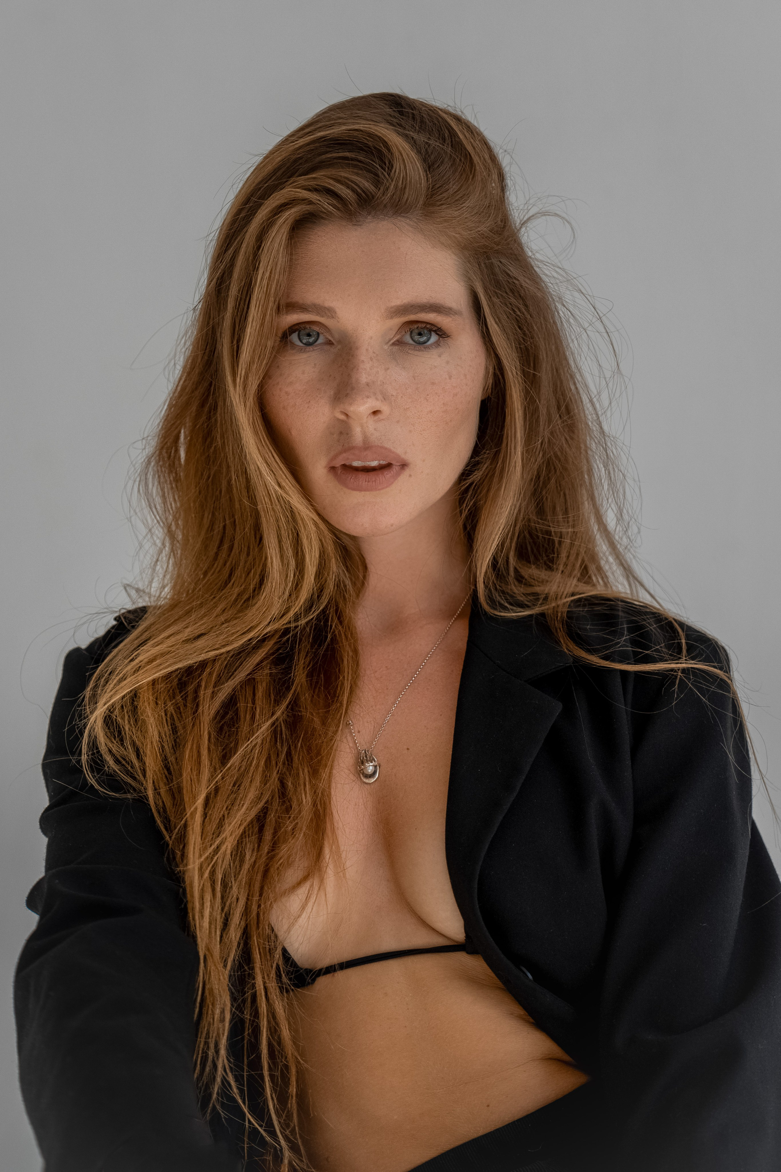 Татьяна, 42-44 р-р, 175 см. KED Production — продакшн из СПб. Создаём фото, видео и контент, который помогает брендам и селлерам продавать больше