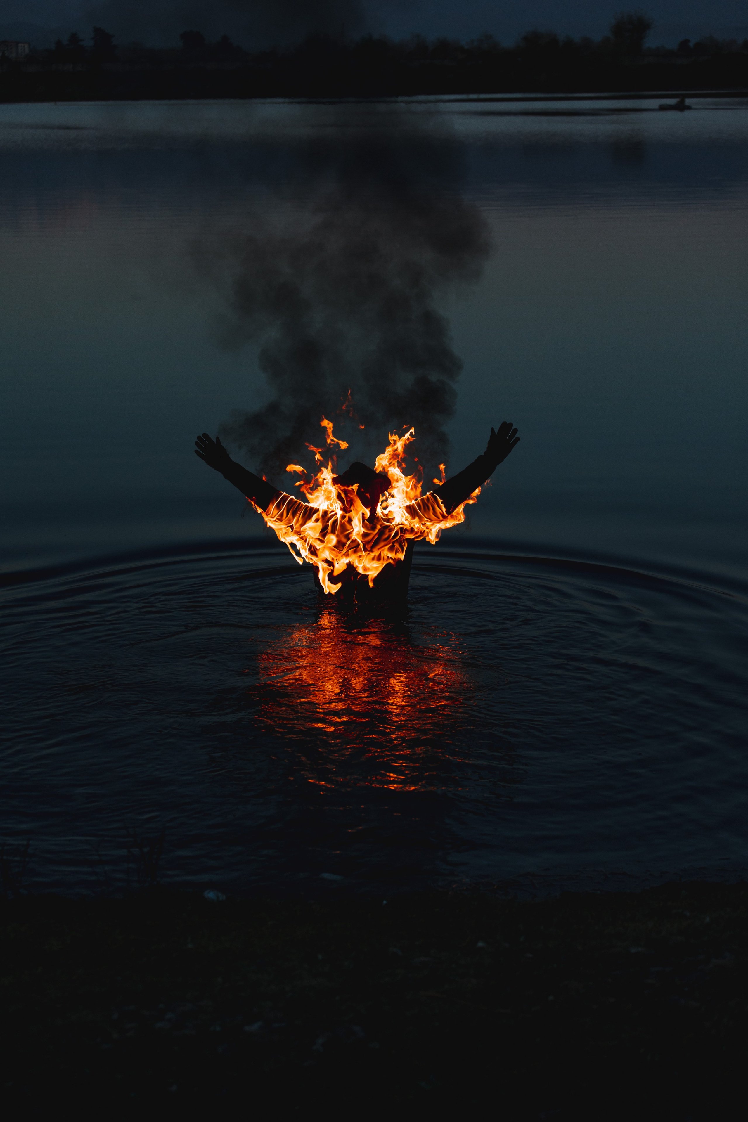 With fire. Photographer in Saint-Petersburg and Moscow Max Spector