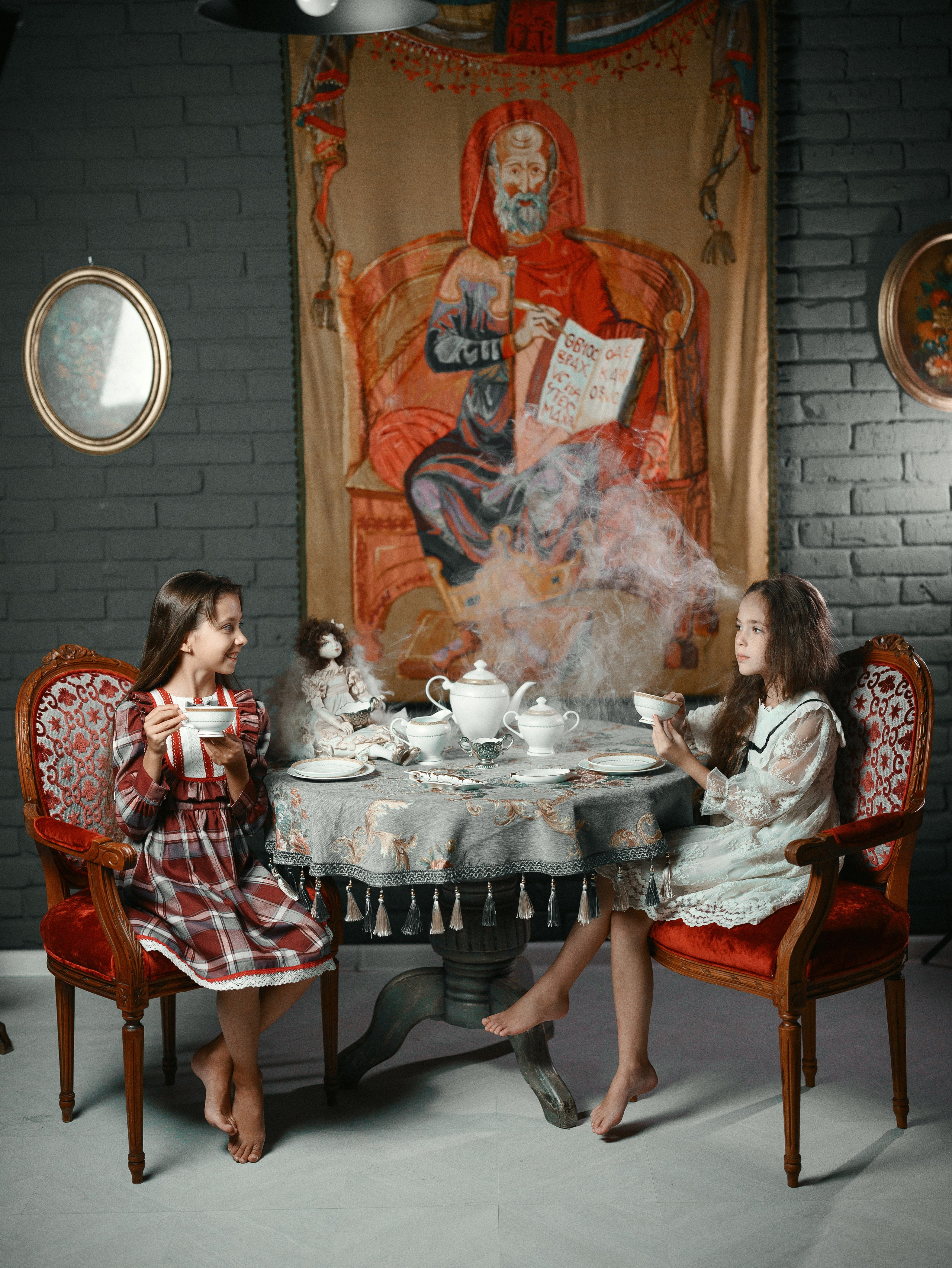 Примеры стилизации портретов и нестандартного света. Фотограф Олег Сотник