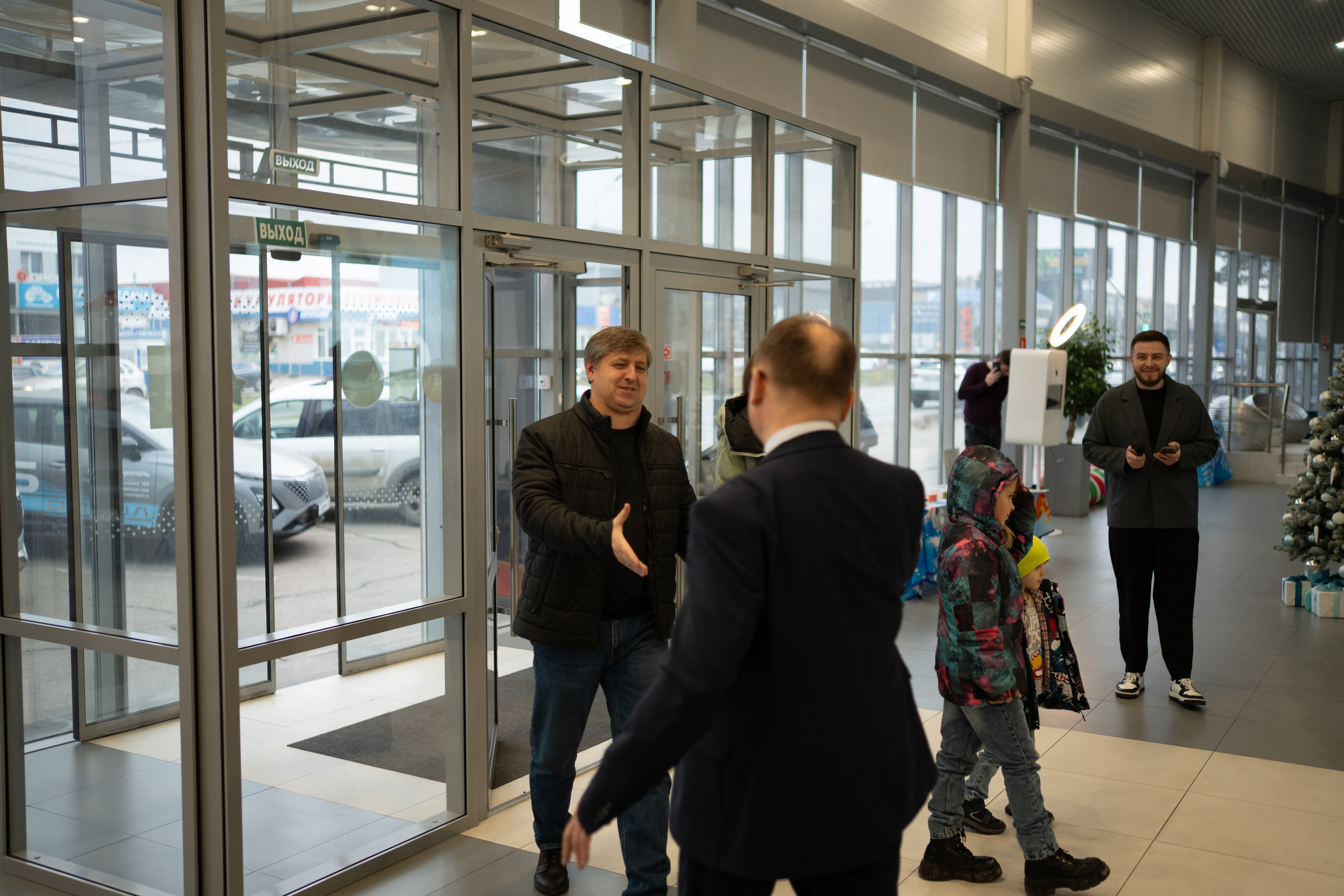 Репортаж с предновогоднего праздника в салоне OMODA. Фотограф, видеограф Пятигорск, Ставрополь, Ессентуки, Petlyakovs_photo