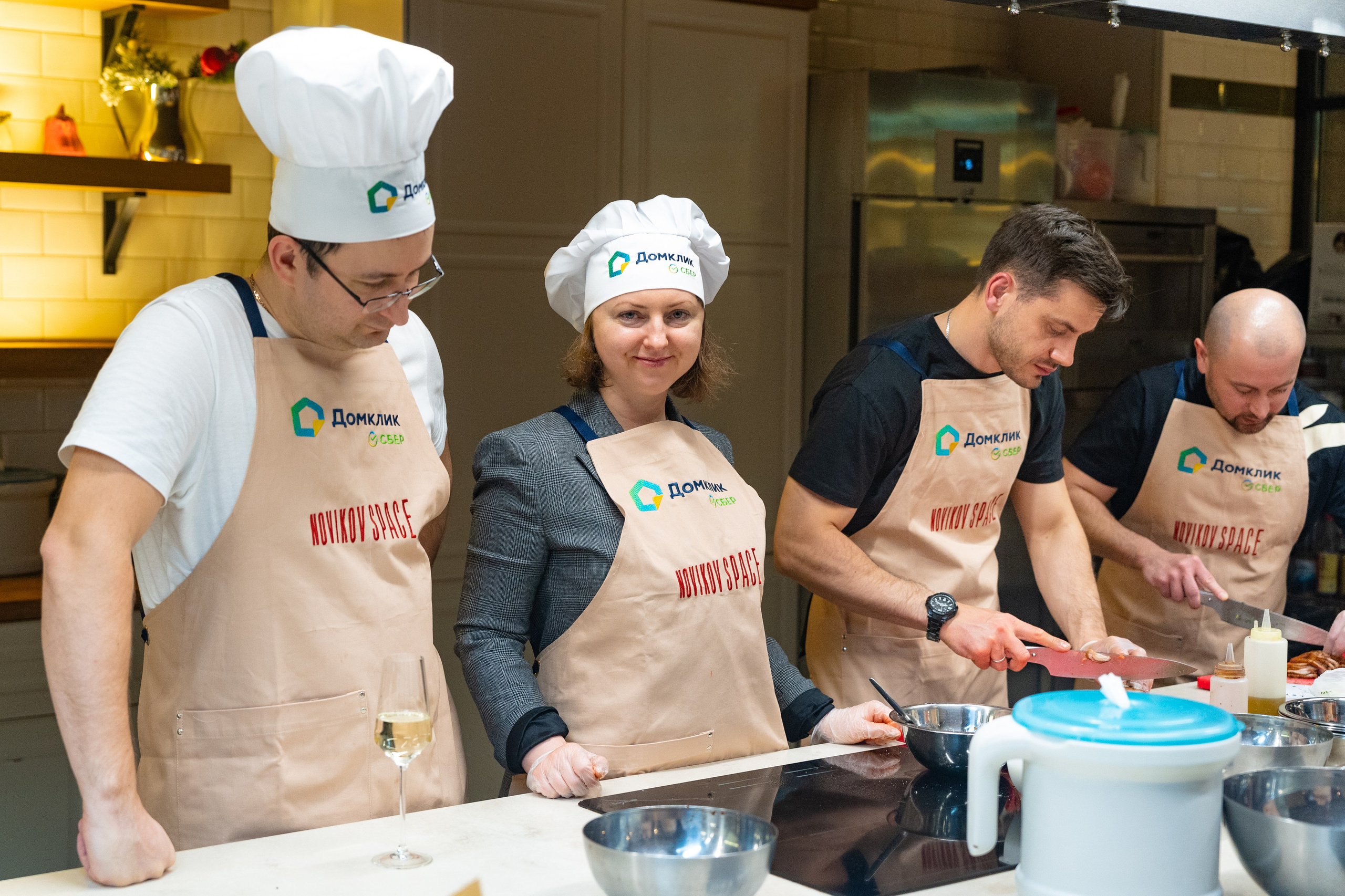 NOVIKOV SCHOOL — Умами зал. Фотограф Никита Комаров