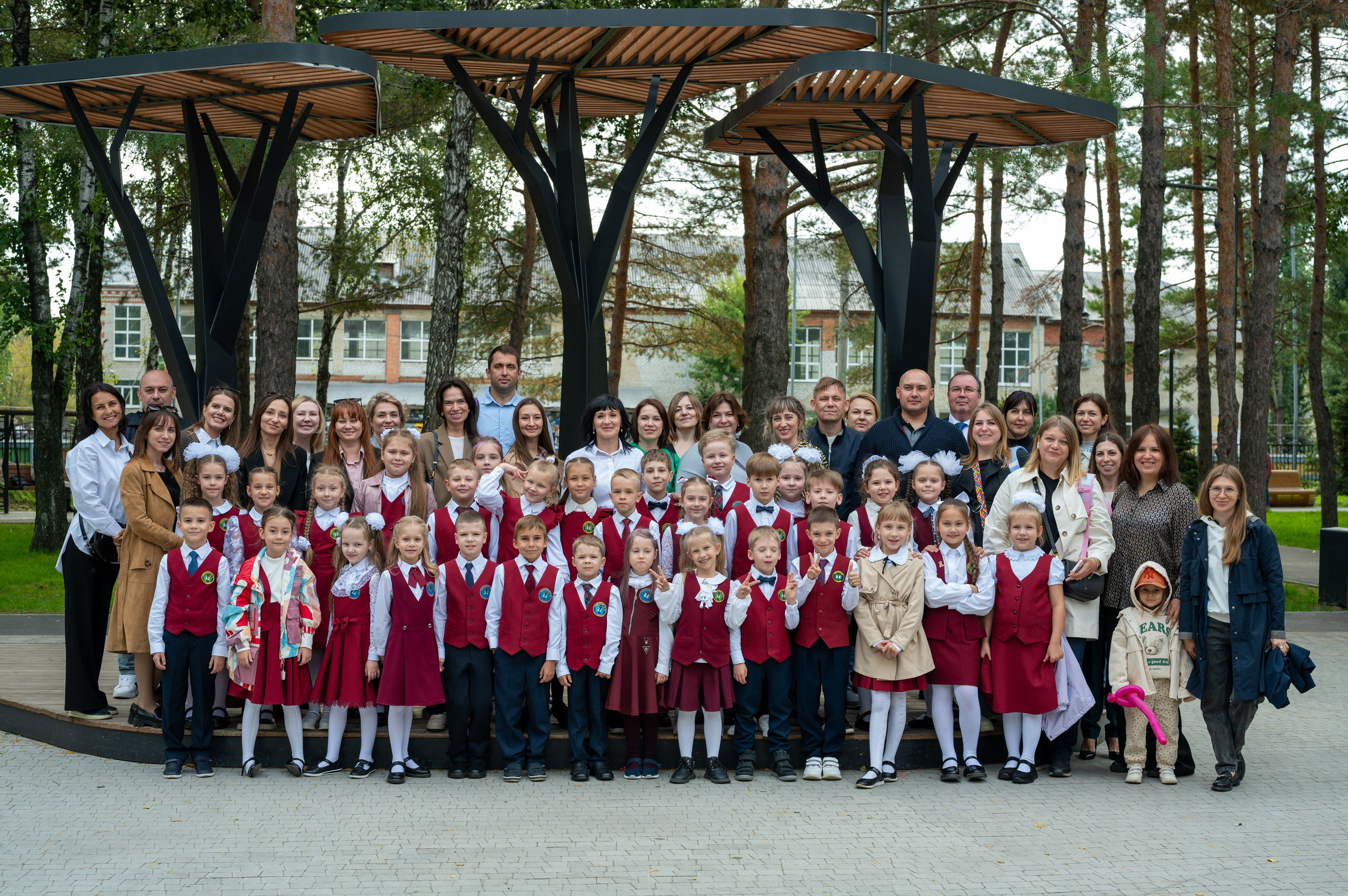 1 сентября 16 гимназия 2 класс (линейка + в классе+ на улице). Фотограф новорожденных, семейный детский в Тюмени Татьяна Морозова