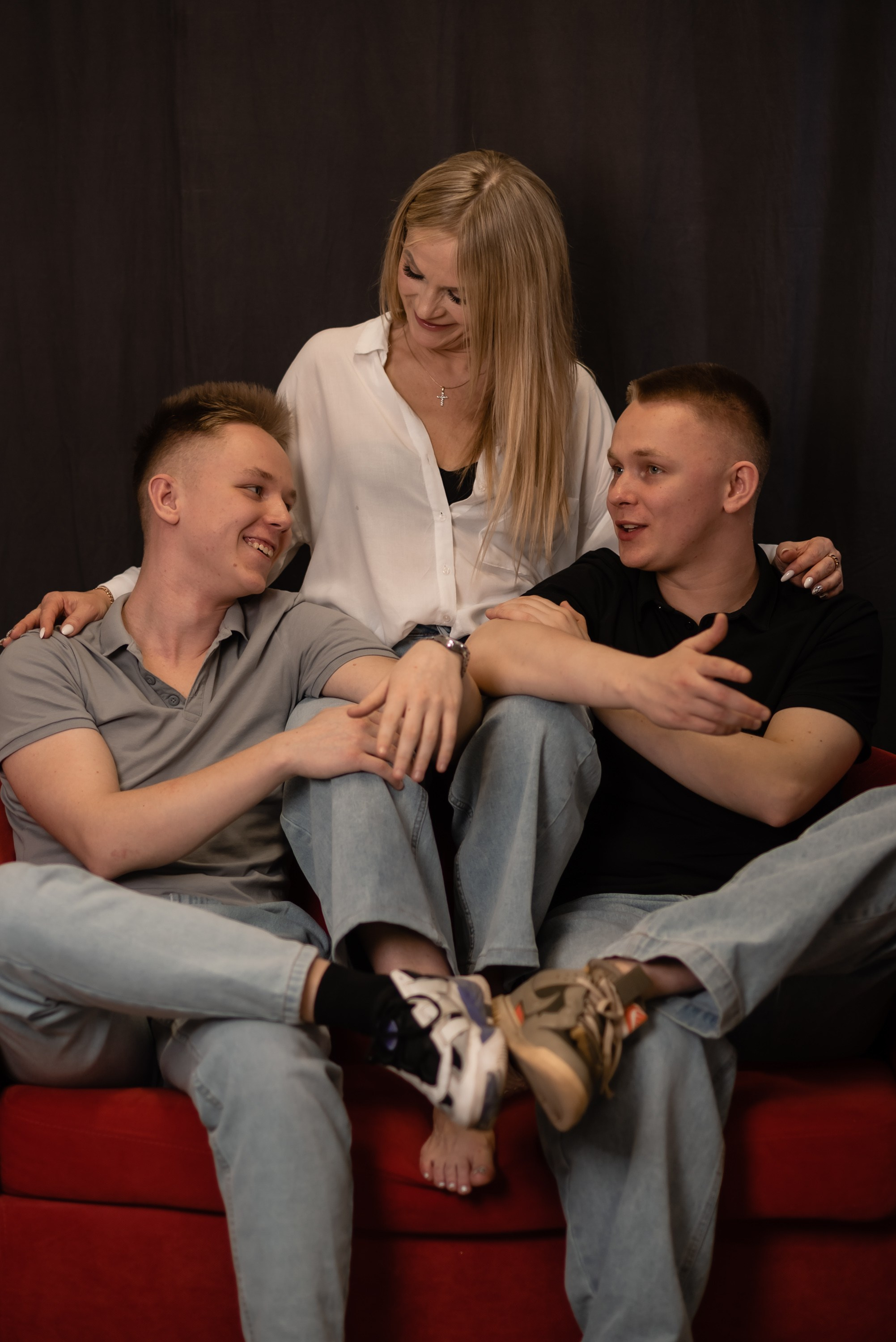 Семейная съемка в студии. Фотограф Тула творческие фотосессии недорого Ольга Ромашина