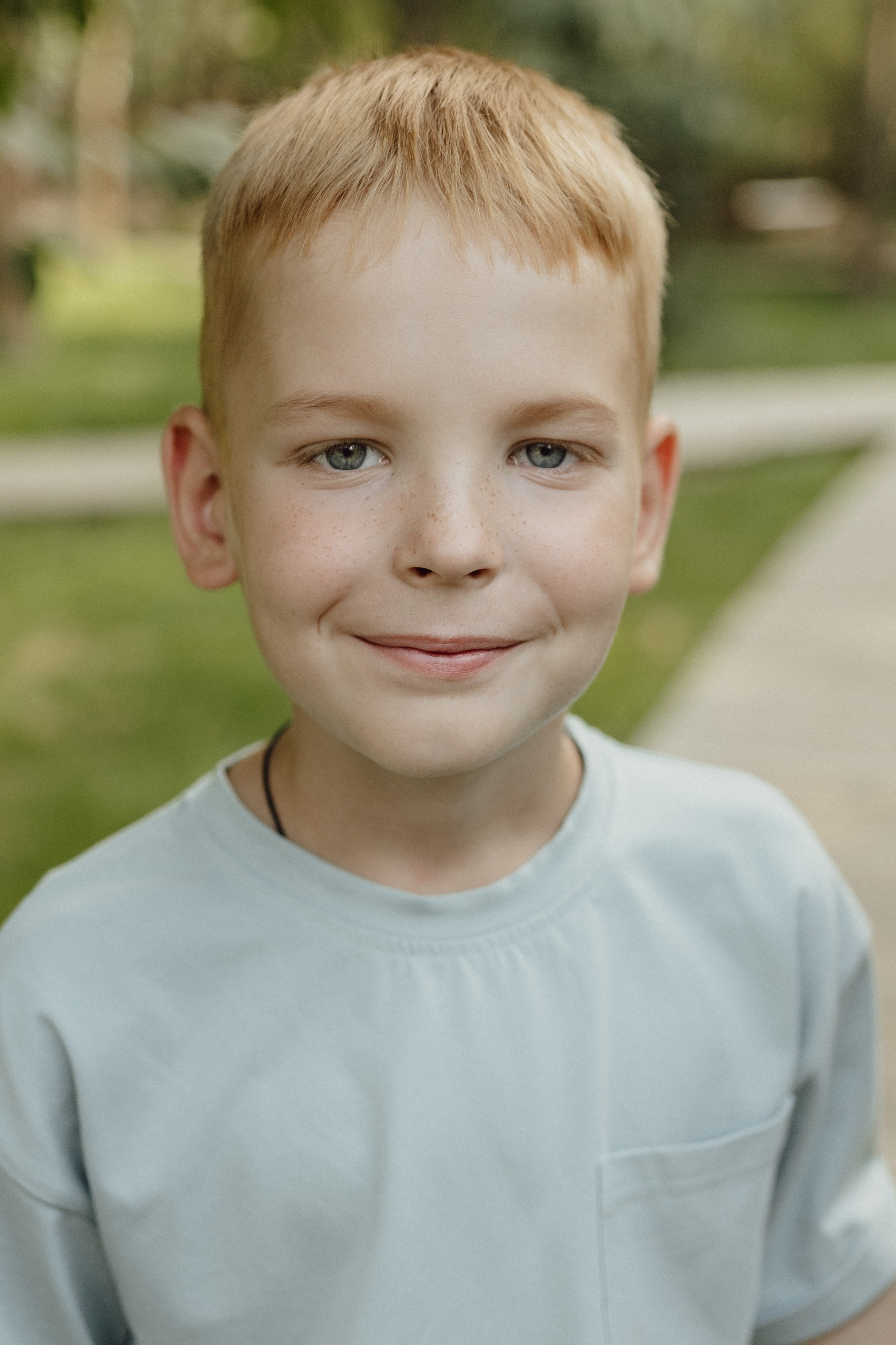 Семья Мельниковых в парке. Фотограф в Кирове и Кирово-Чепецке Валерия Шиляева