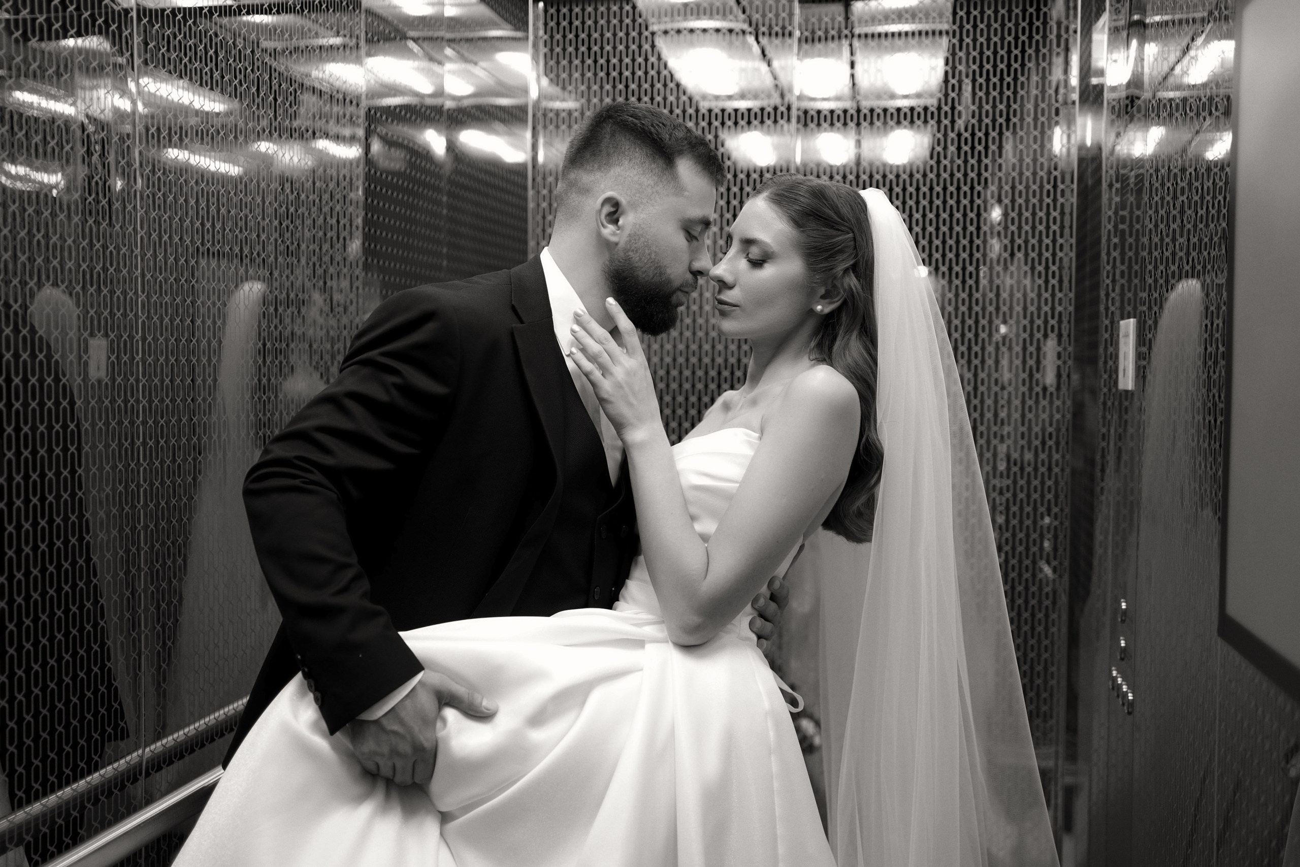 Виктория и Тарон в отеле Арка. Свадебный фотограф Ростов-на-Дону. Свадебный фотограф в Ростове-на-Дону. Таинство Крещения и Венчания, семейные фотосессии. Алёна Чёботова