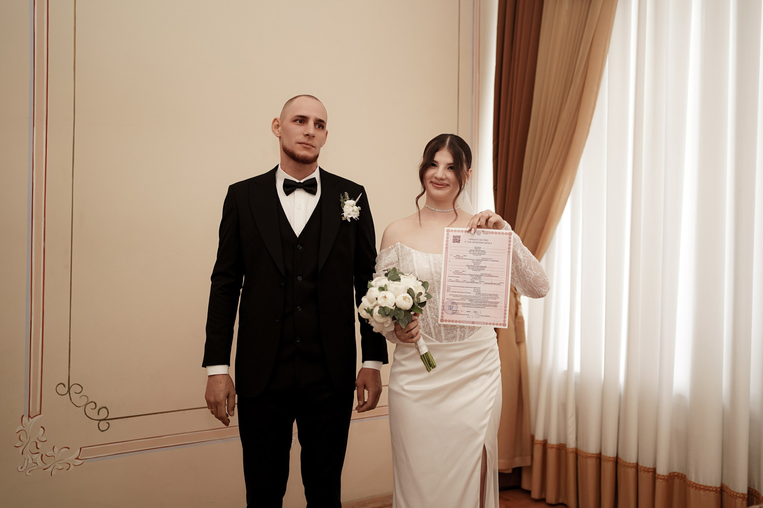 Эдуард и Анастасия на свадебной фотосессии в Новочеркасске. Свадебный фотограф в Ростове-на-Дону. Таинство Крещения и Венчания, семейные фотосессии. Алёна Чёботова