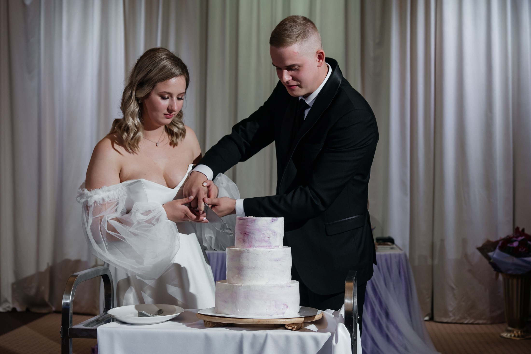 Свадебный фотограф — стильная и эмоциональная съемка вашего дня | Анна Кораблик. Свадебный фотограф в Екатеринбурге — заказ профессиональной фотосесии, все виды фотосъемки