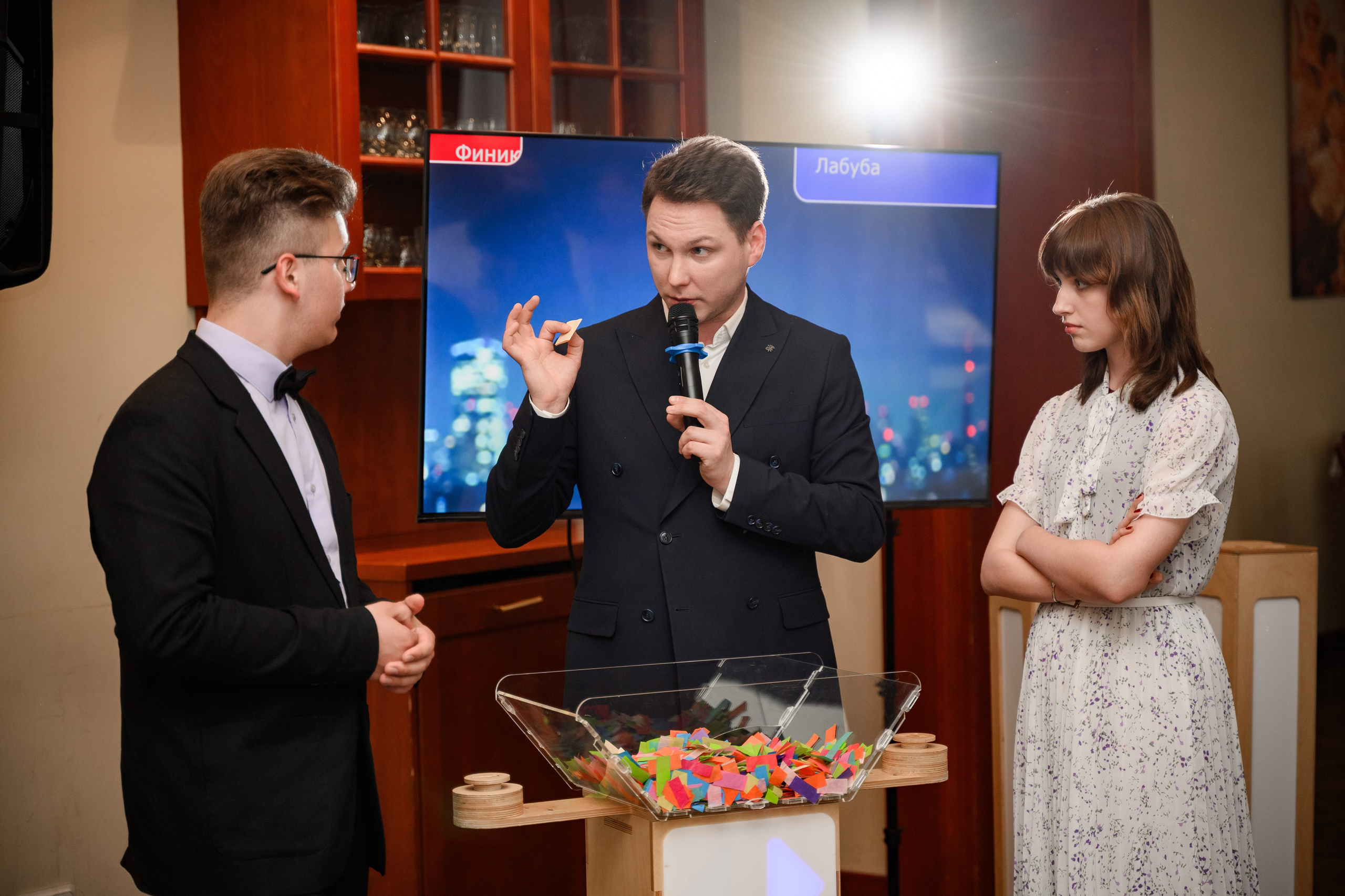 Фотограф на выпускной. Фотосъёмка для школьников и студентов в Санкт-Петербурге. Фотограф Алексей Лукин. Свадьба, мероприятие, корпоратив, юбилей, фотосессия, портрет. Фотосъёмка в Санкт-Петербурге. Ретушь фотографий