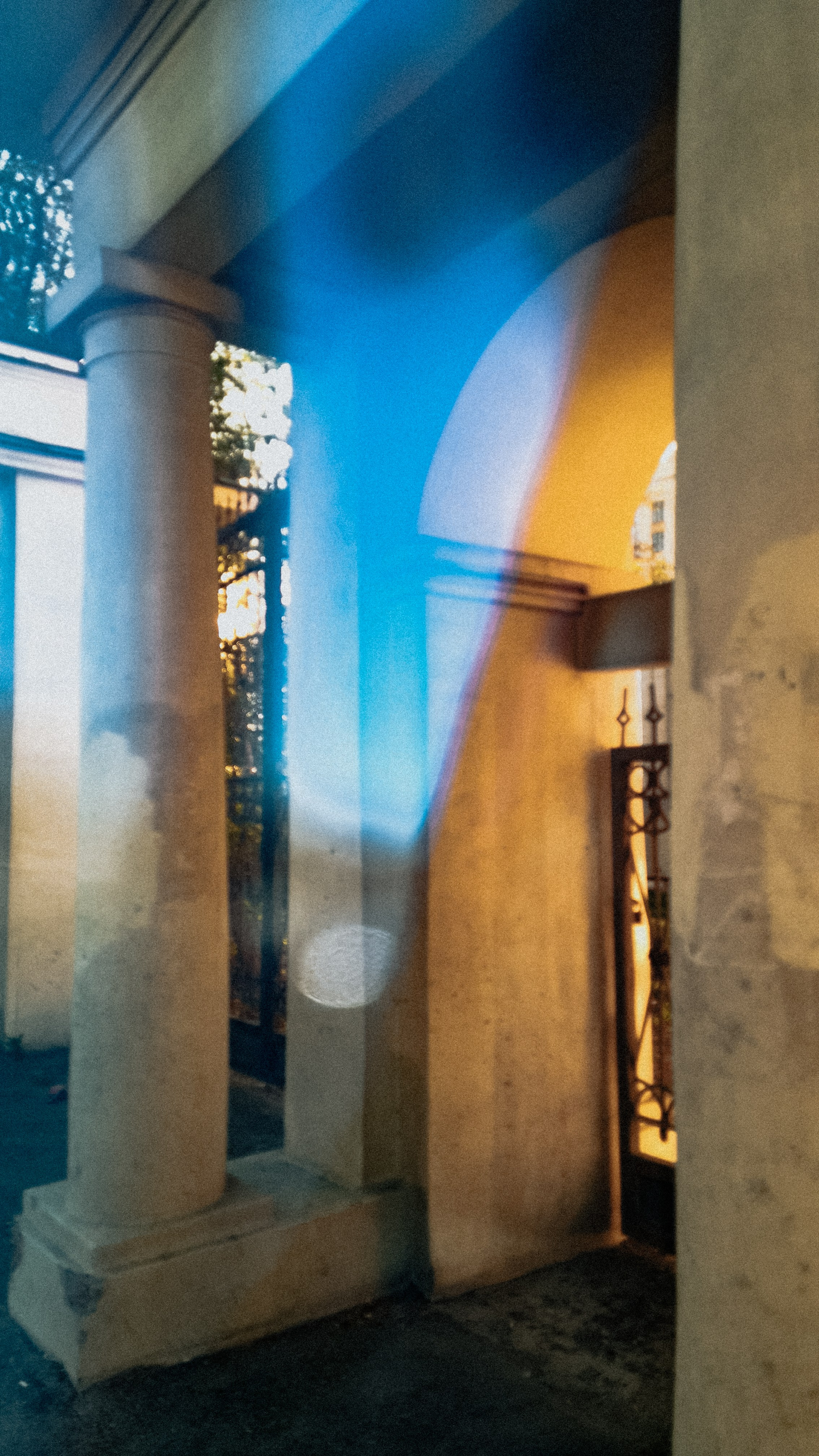 Gallery «OUT». Artista Nazarova. Universe strings singing