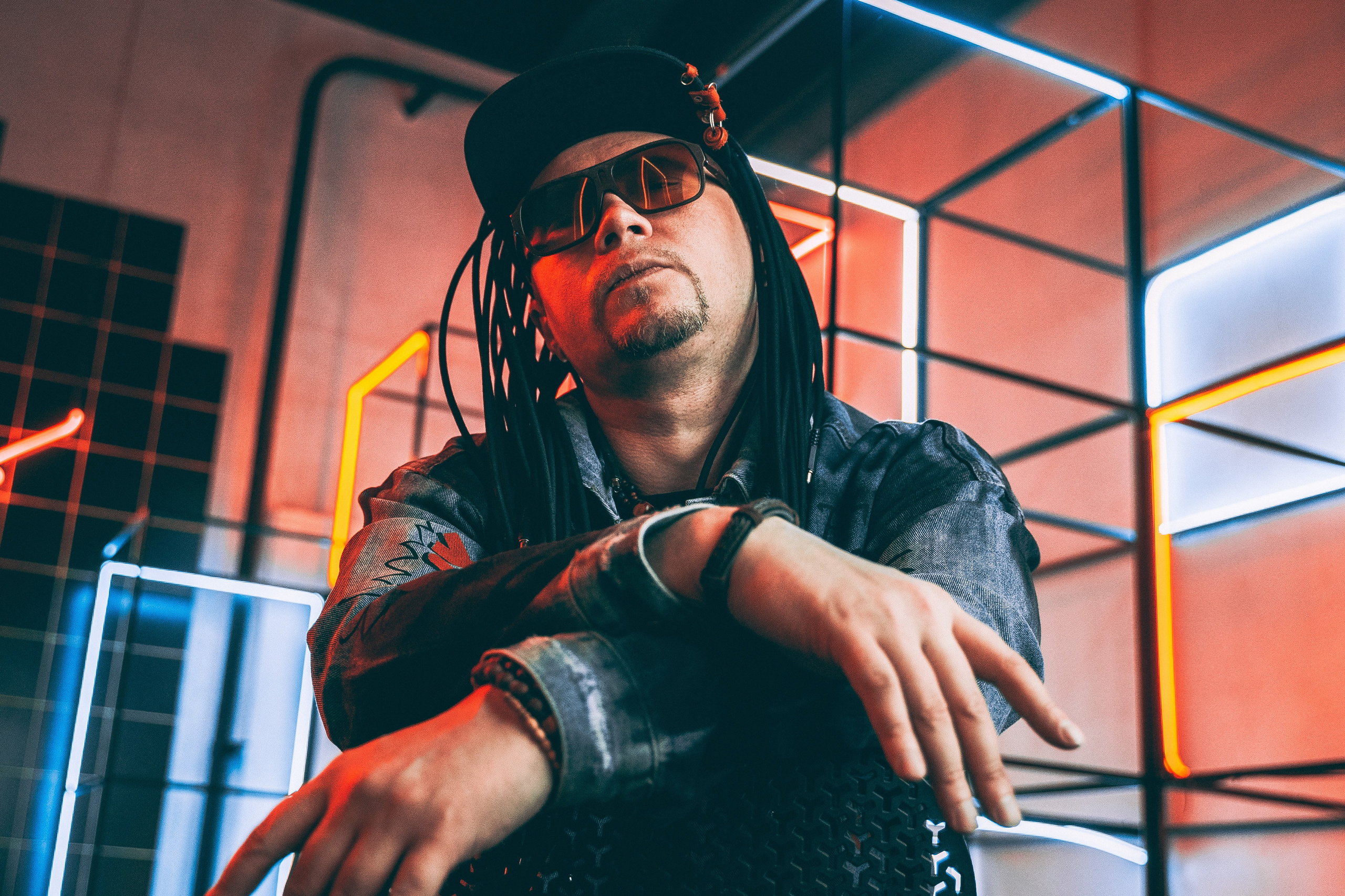 Фото. Music label Dust Heave sound