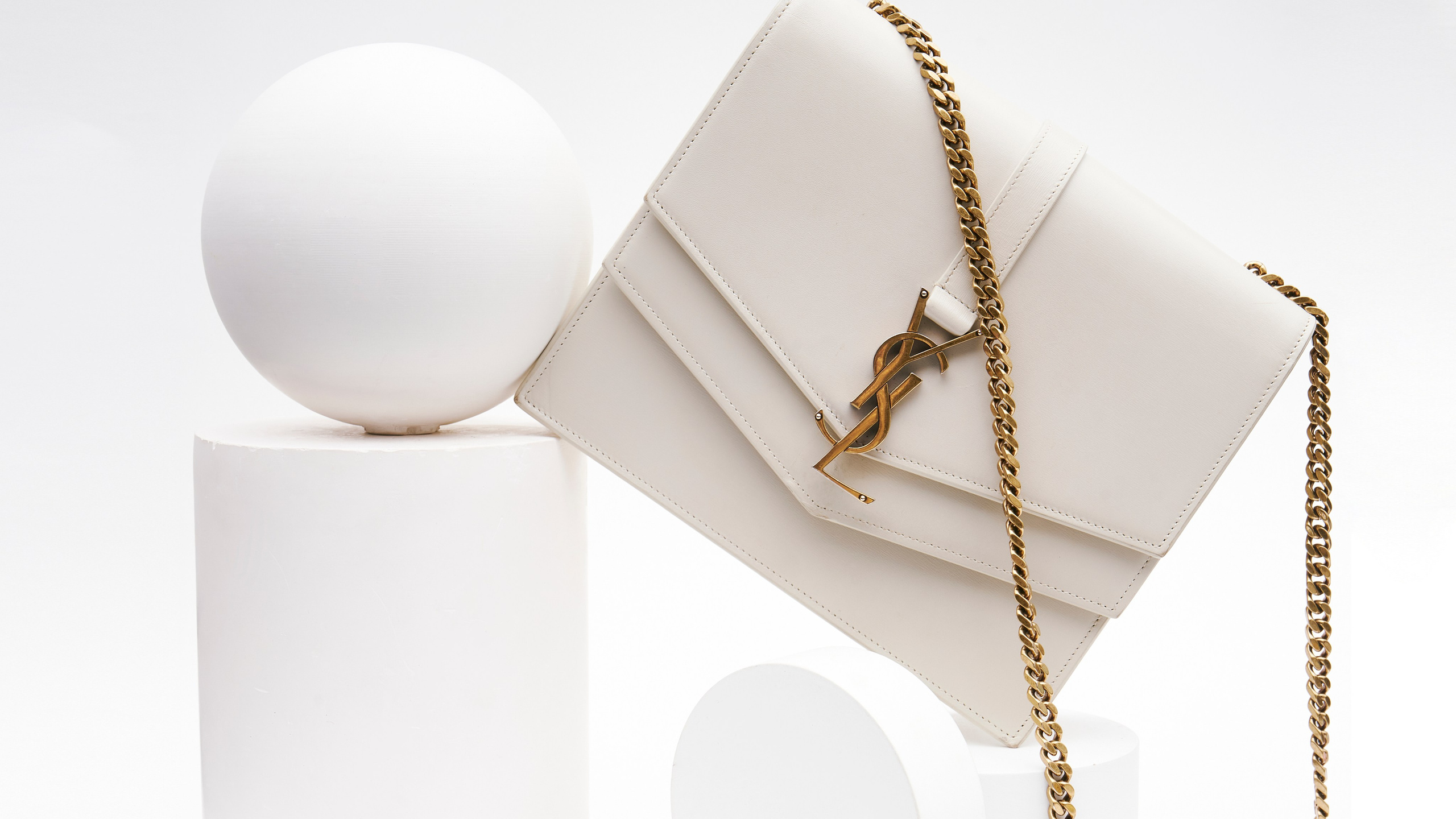 THE CULTT. Креативный продюсер / сет—дизайнер