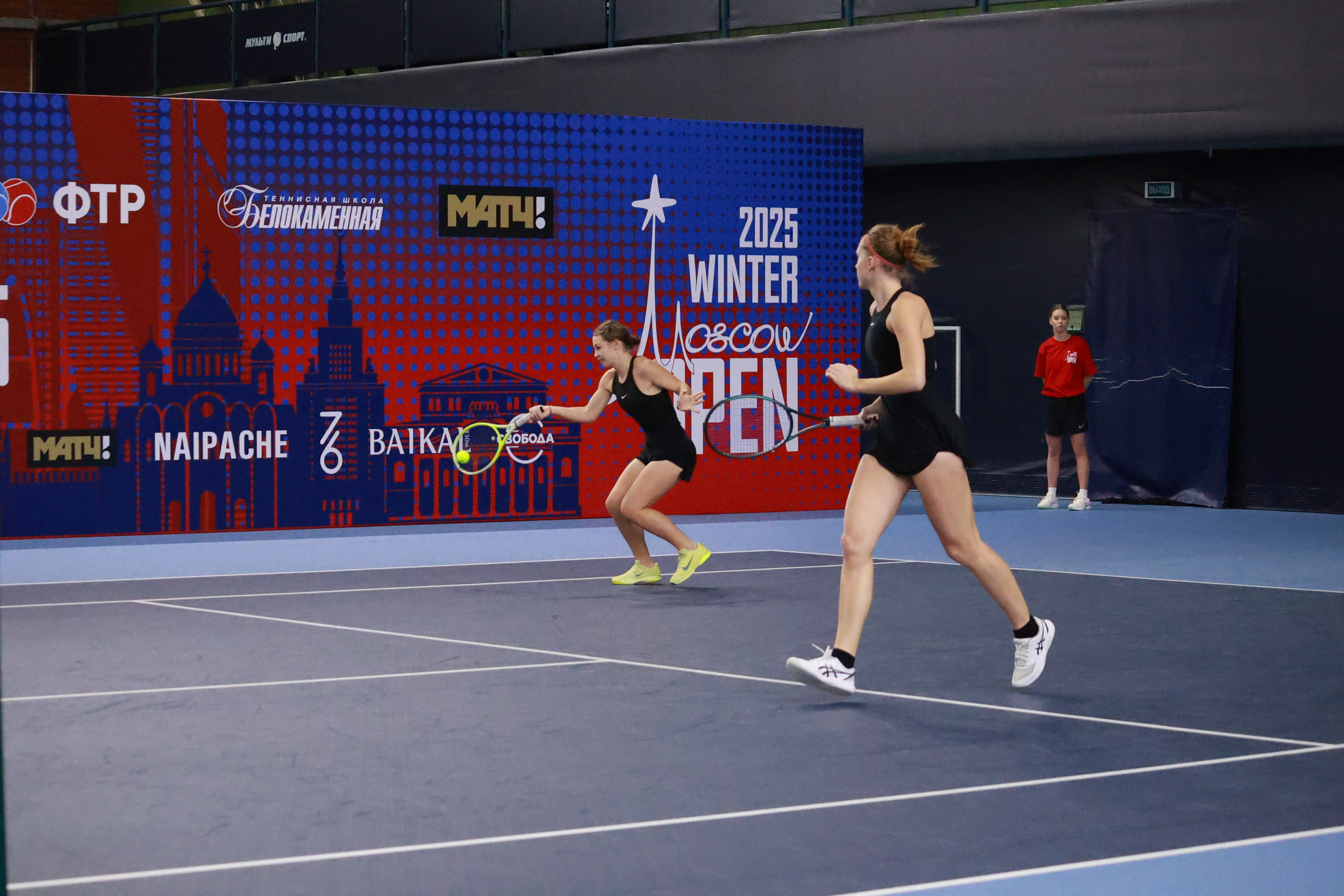 Открытый зимний кубок по теннису Winter Moscow Open 2025. Репортажный фотограф, спортивный фотограф в Москве и области