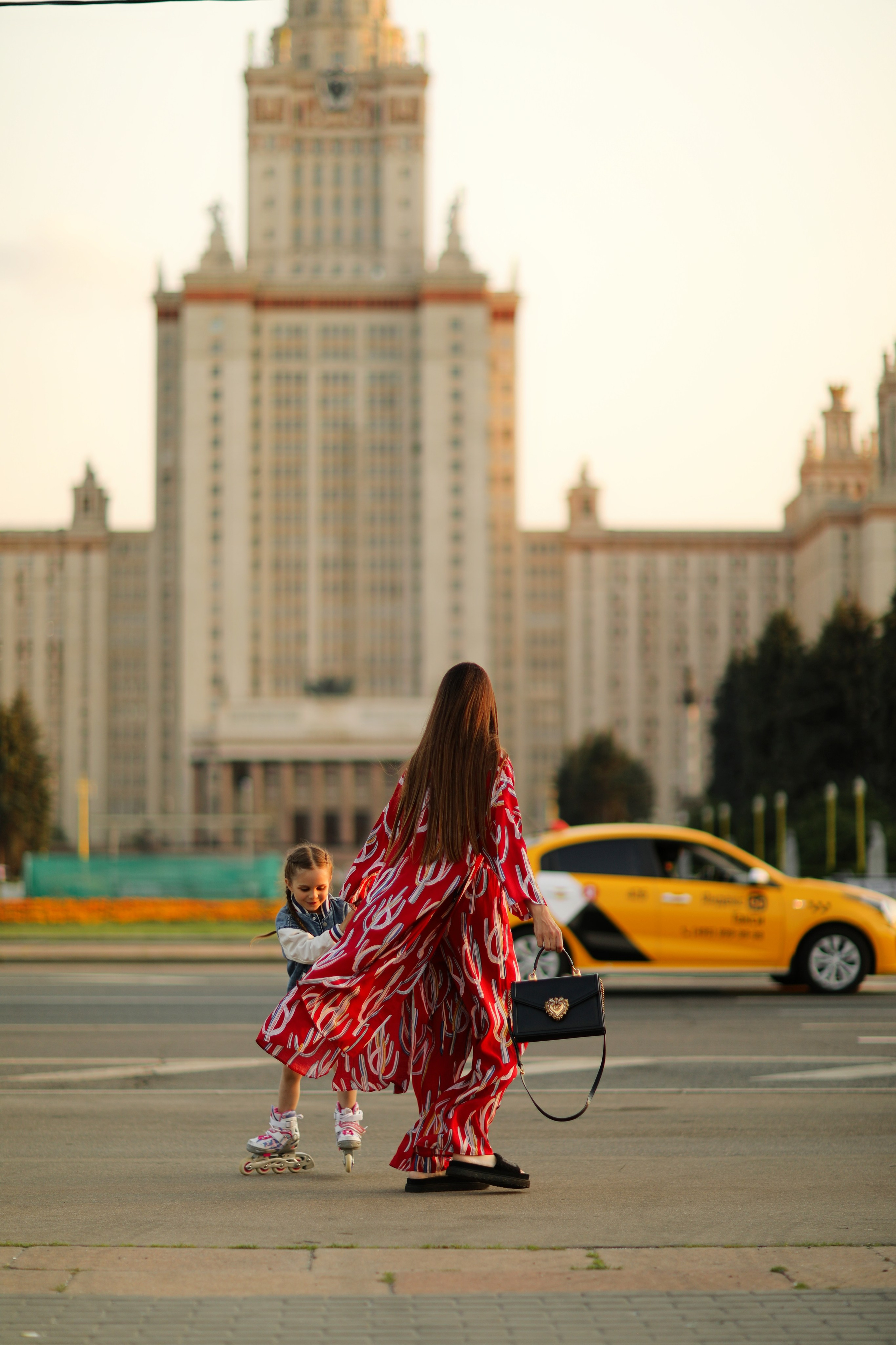 Знойное лето в Москве (Семейная фотопрогулка). Семейный и детский фотограф Москва