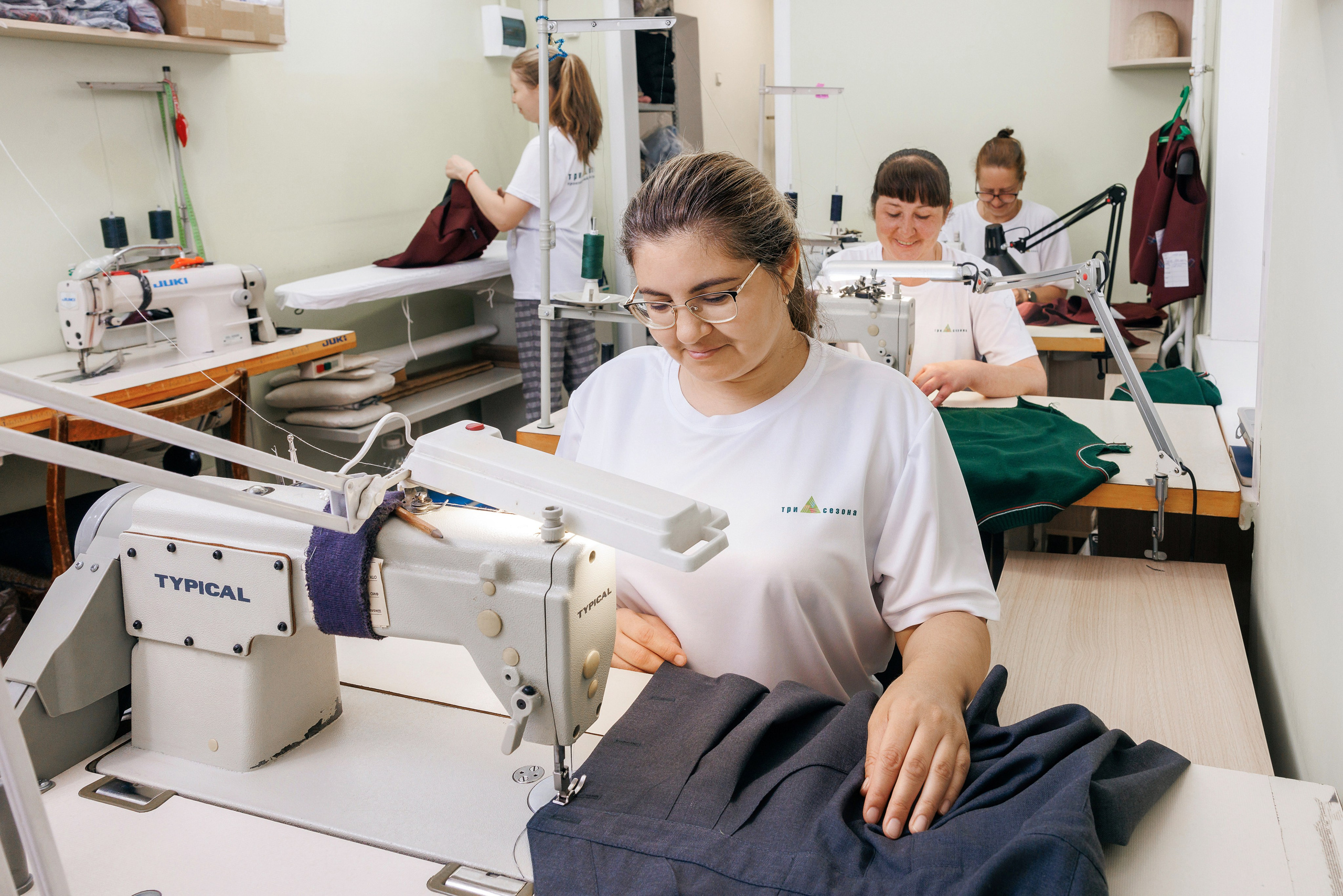 Швейное производство. Фотограф Виталий Хайлов, Екатеринбург