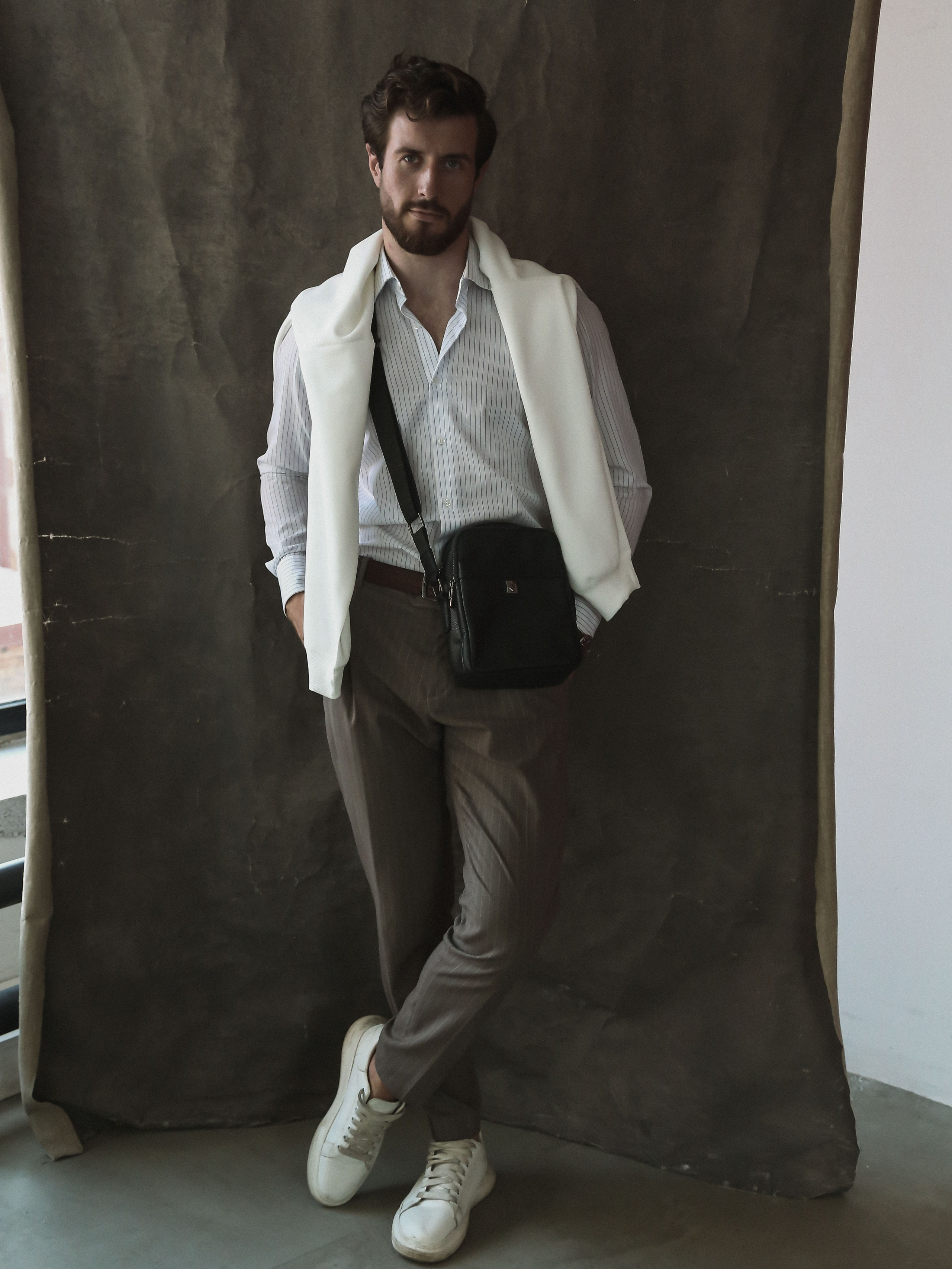 Коммерческая фотосессия мужских сумок для маркетплейсов и социальных сетей. Fashion фотограф в Санкт-Петербурге Савинова Ирина