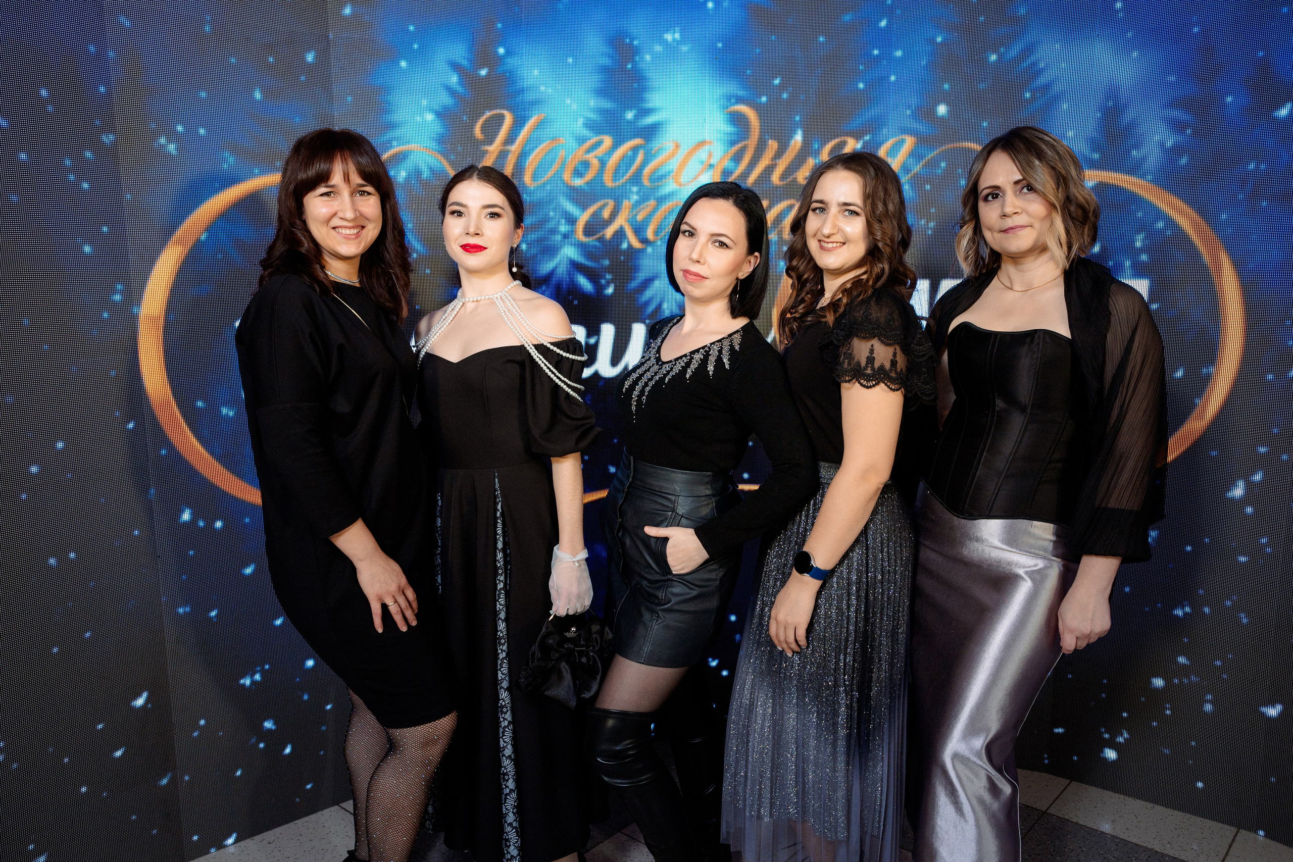 РЕПОРТАЖ: НОВЫЙ ГОД В ДК МЕТАЛЛУРГ. Профессиональный фотограф в Ижевске Леша Петров