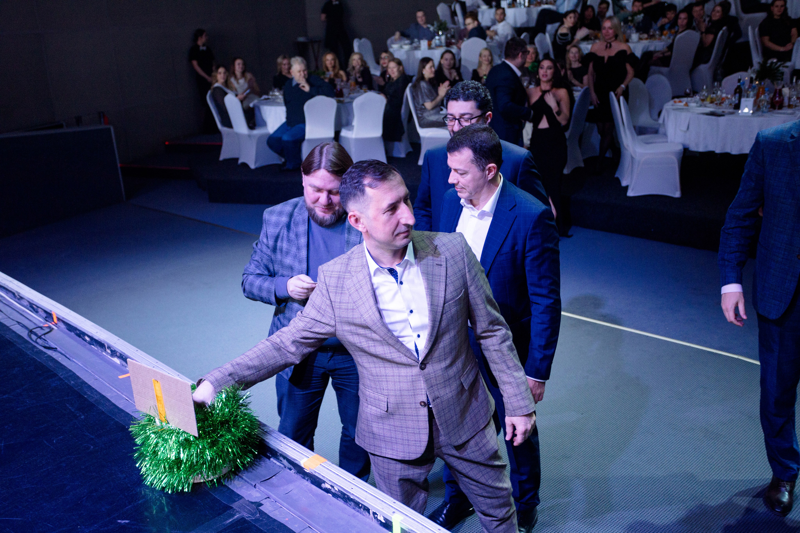 РЕПОРТАЖ: НОВЫЙ ГОД В ДК МЕТАЛЛУРГ. Профессиональный фотограф в Ижевске Леша Петров