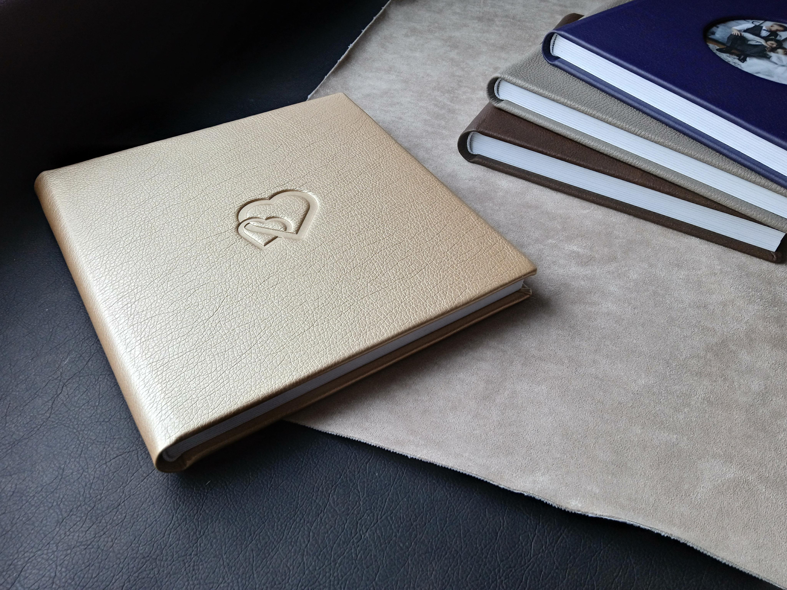 Фотокнига «Экокожа». Душевный фотограф в Санкт-Петербурге. Свадебные и семейные фотосессии