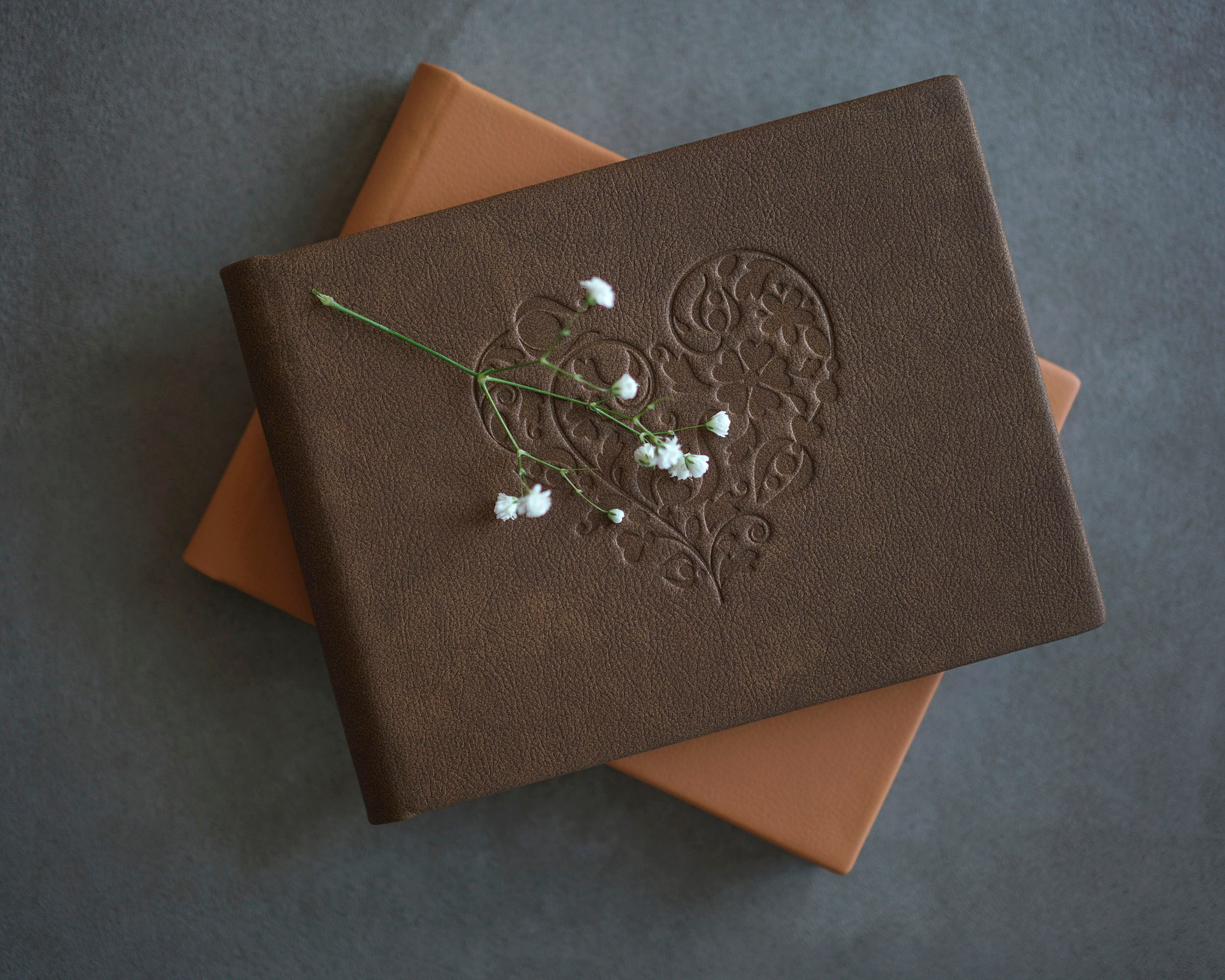 Фотокнига «Экокожа». Душевный фотограф в Санкт-Петербурге. Свадебные и семейные фотосессии