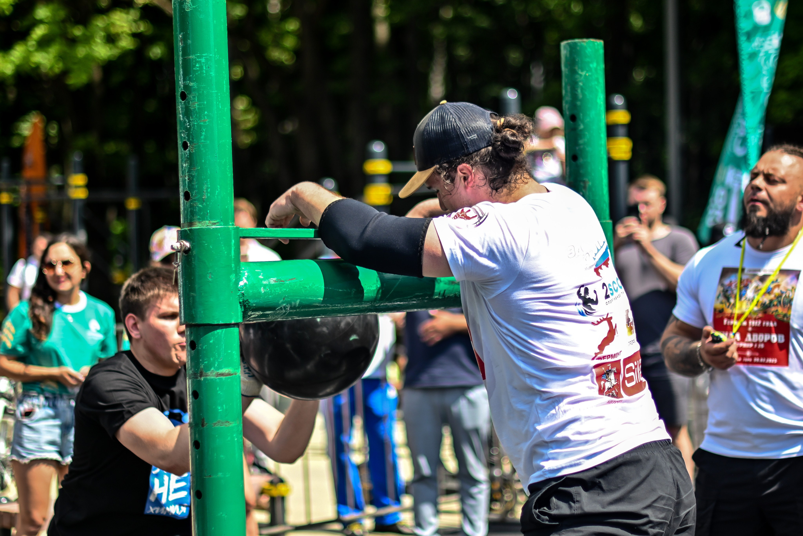 СТРОНГ. Фотограф для бизнесконтента, репортажей и семейного альбома в Москве