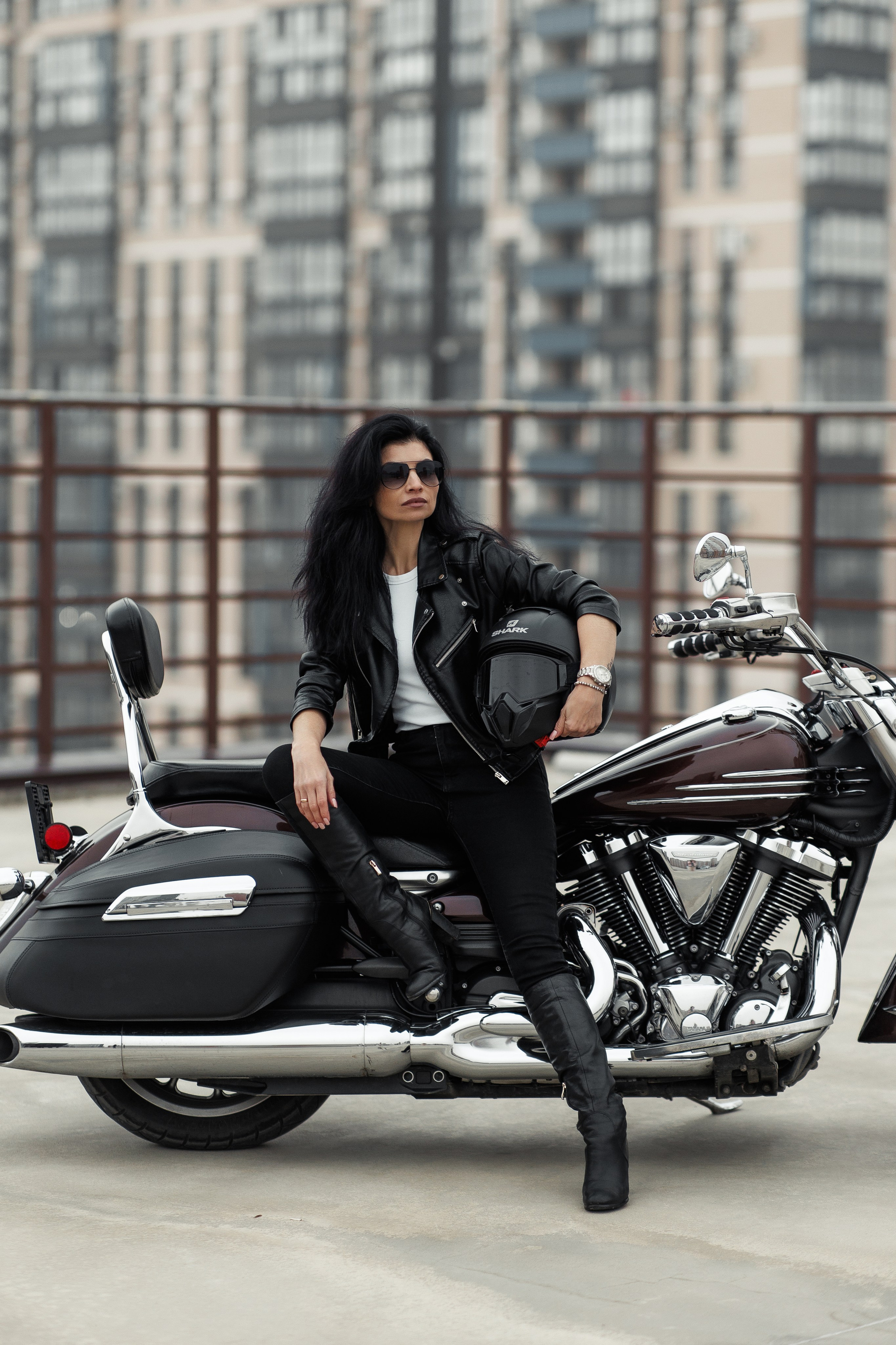 На крыше с мото