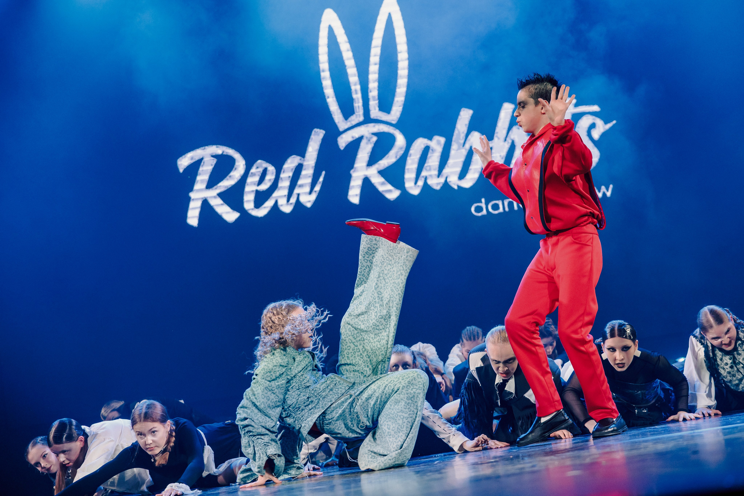 Отчётный концерт танцевальной школы «Red Rabbits» 2025. Лёшка Варзегов — фотограф