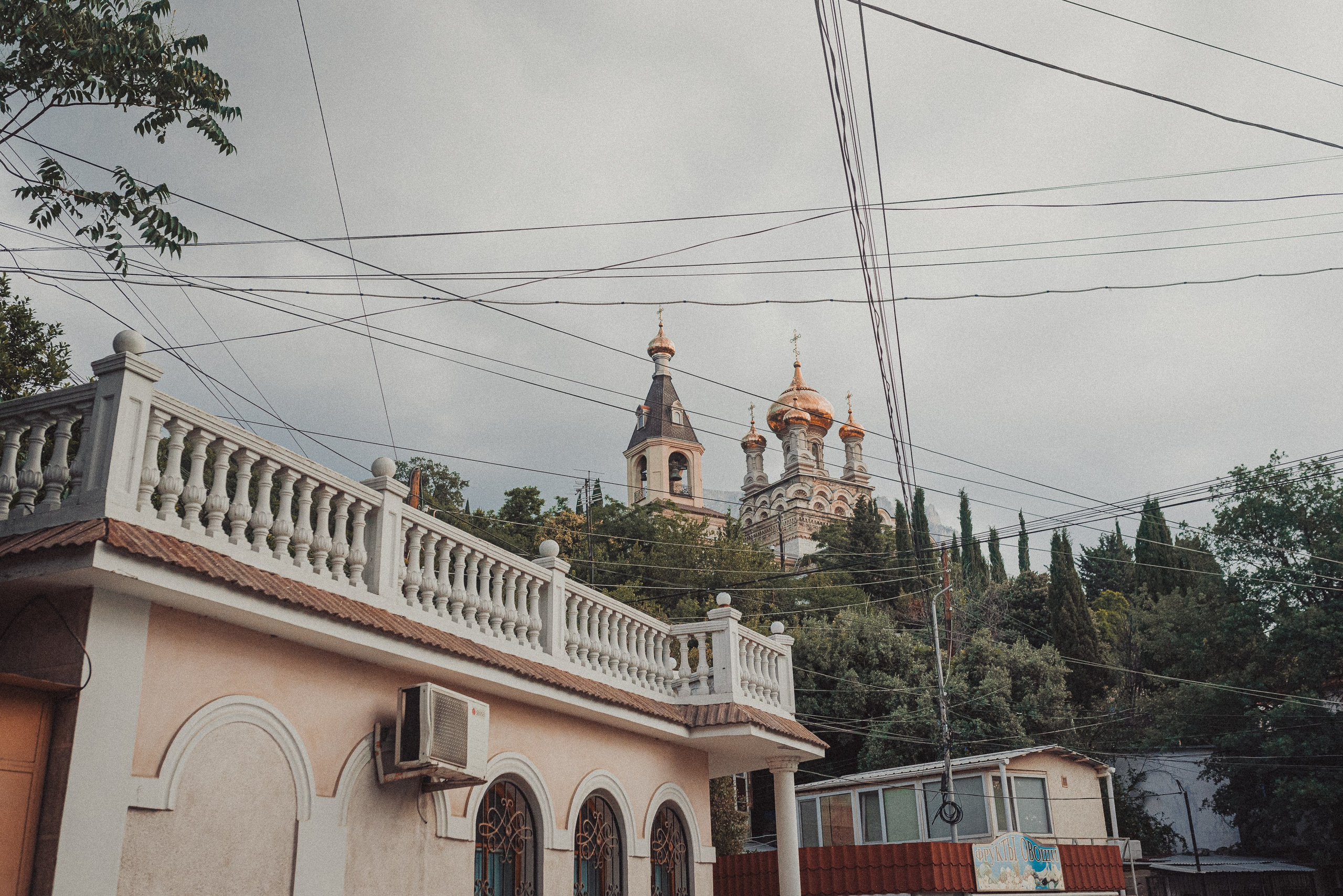 Проект «На улице Ленина». Алупка, ул. Ленина. Документальный фотограф Илья Тихановский