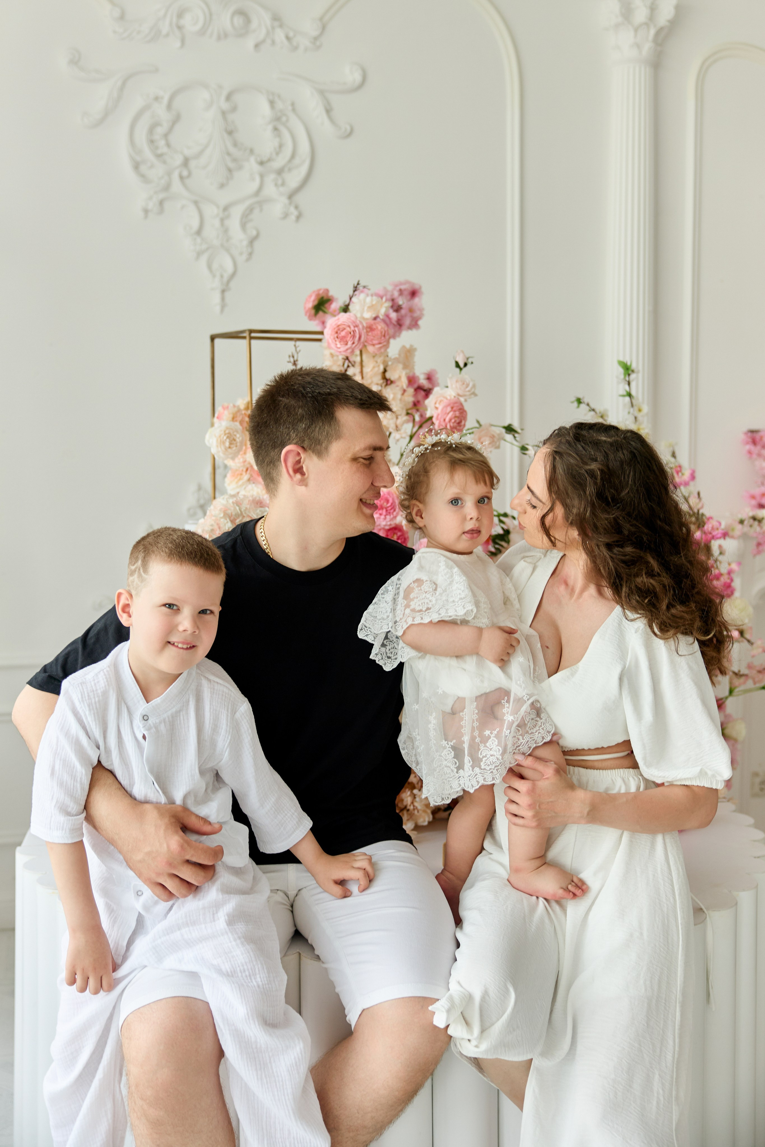 Евочка и родители 1 годик. Kharchenkotatianaweddingphoto