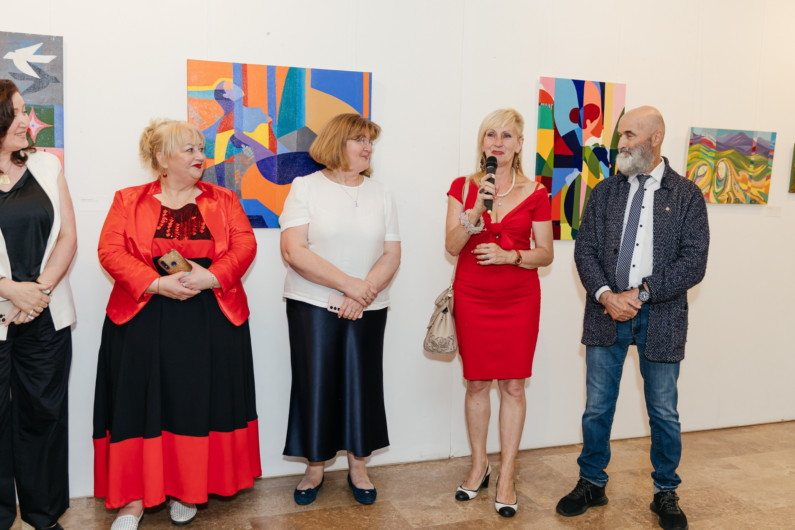 Выставка Лиры Алборовой «Цвет — это я». Свадебный и репортажный фотограф в Санкт-Петербурге Николай Голованов