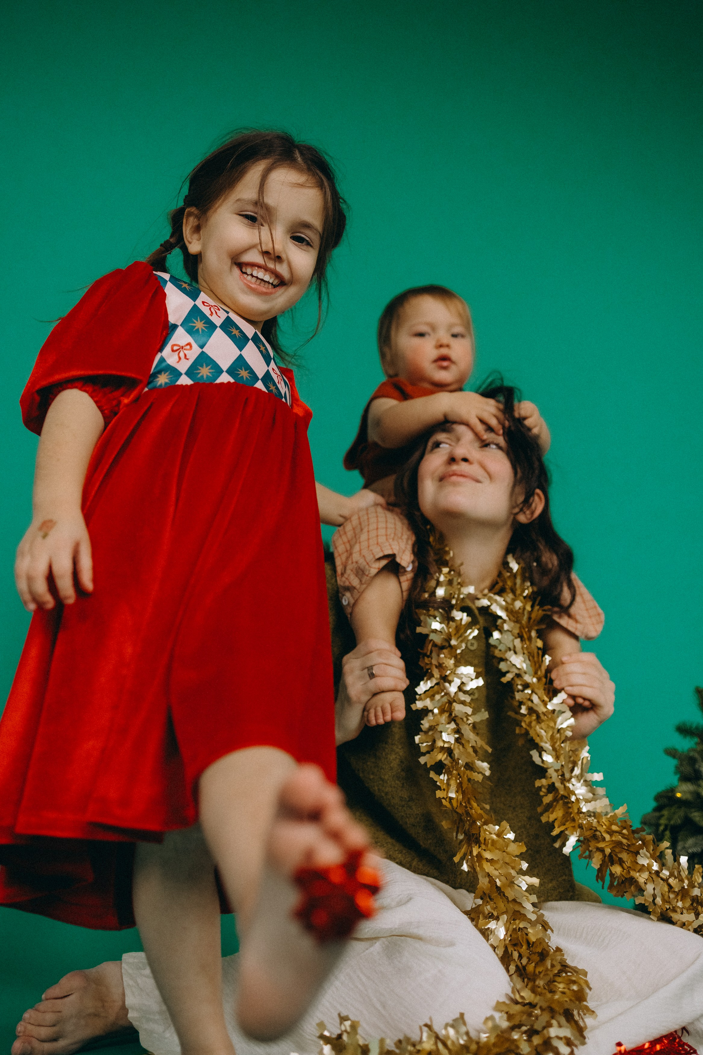 Женя, Мия, Нина. Главная