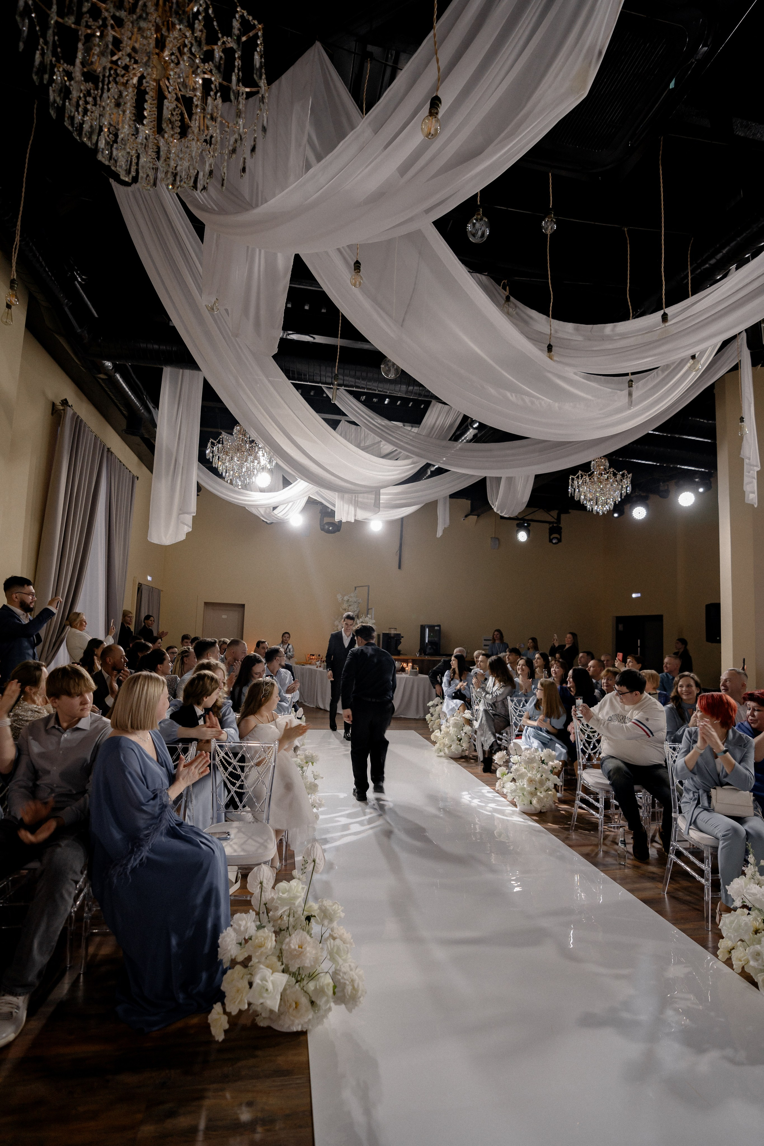 СВАДЕБНАЯ СЬЕМКА СБОРОВ В ОТЕЛЕ И ВЫЕЗД НА ЦЕРЕМОНИЮ (СНЯТО В СИБИРЕ В НИЖНЕВАРТОВСКЕ). Профессиональный фотограф, Санкт-Петербург — Виктория Богомолова