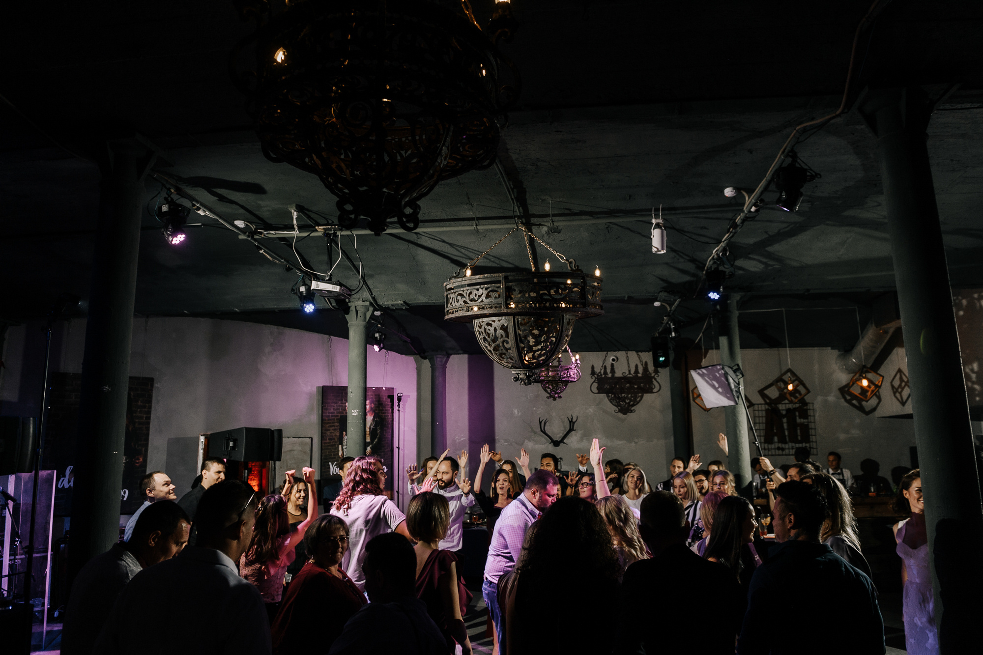 Drink, dance, kiss or go away. Алина Посторонка