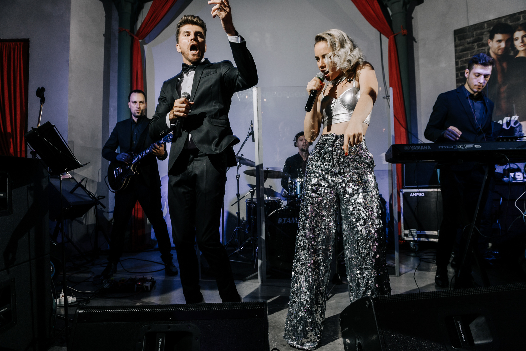 Drink, dance, kiss or go away. Алина Посторонка