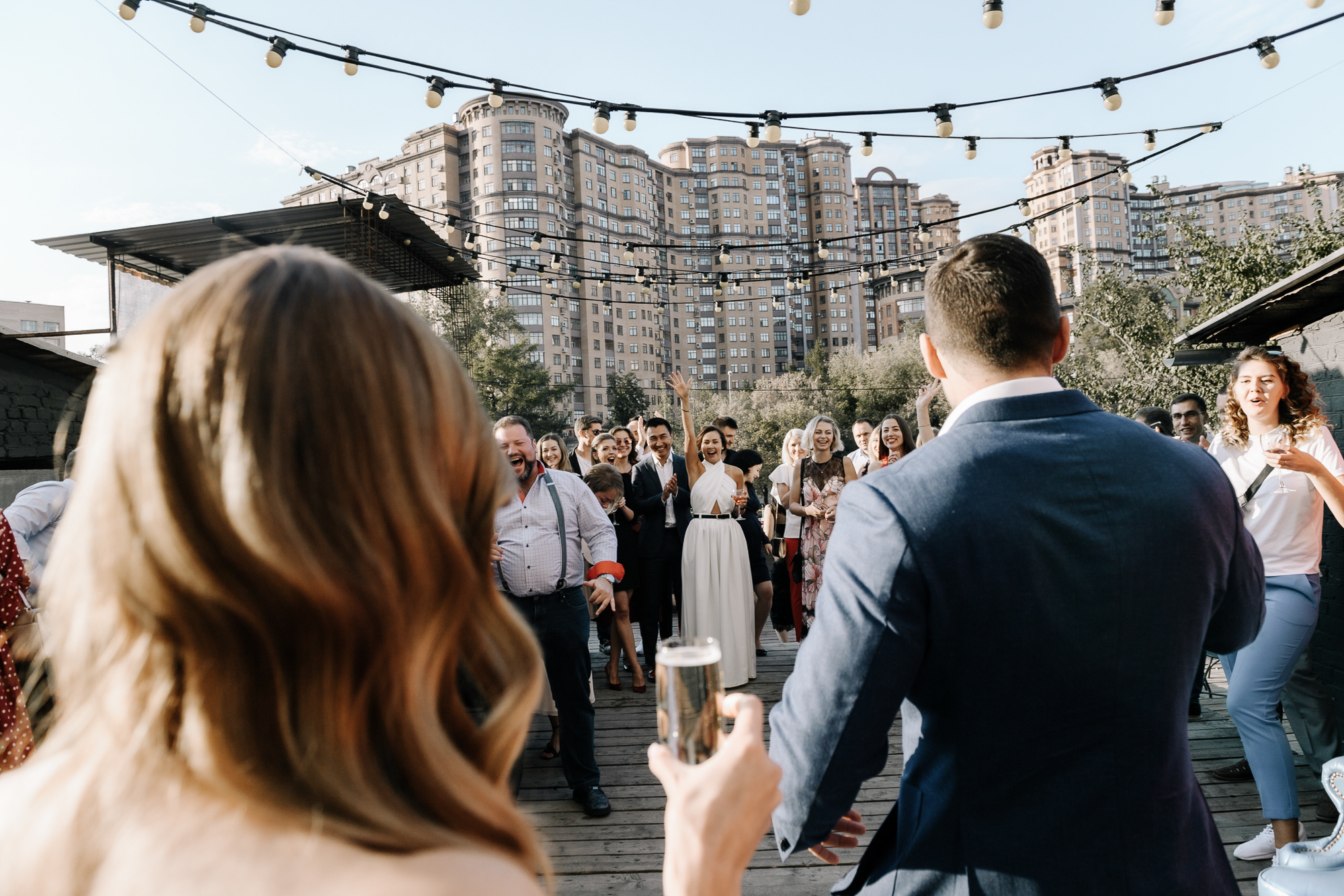 Drink, dance, kiss or go away. Алина Посторонка