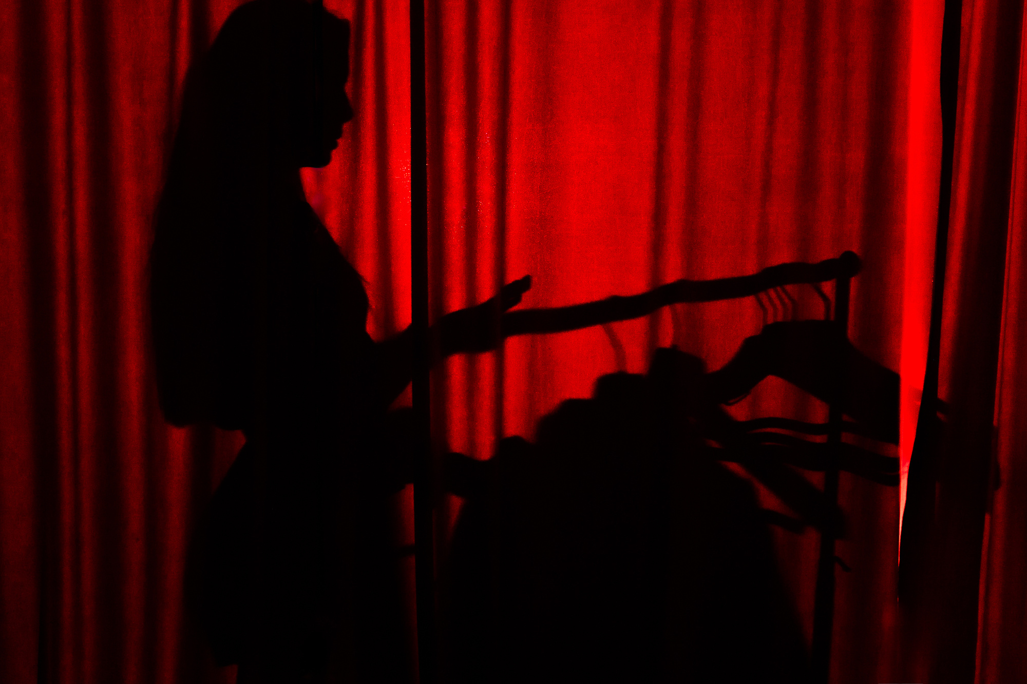 Drink, dance, kiss or go away. Алина Посторонка