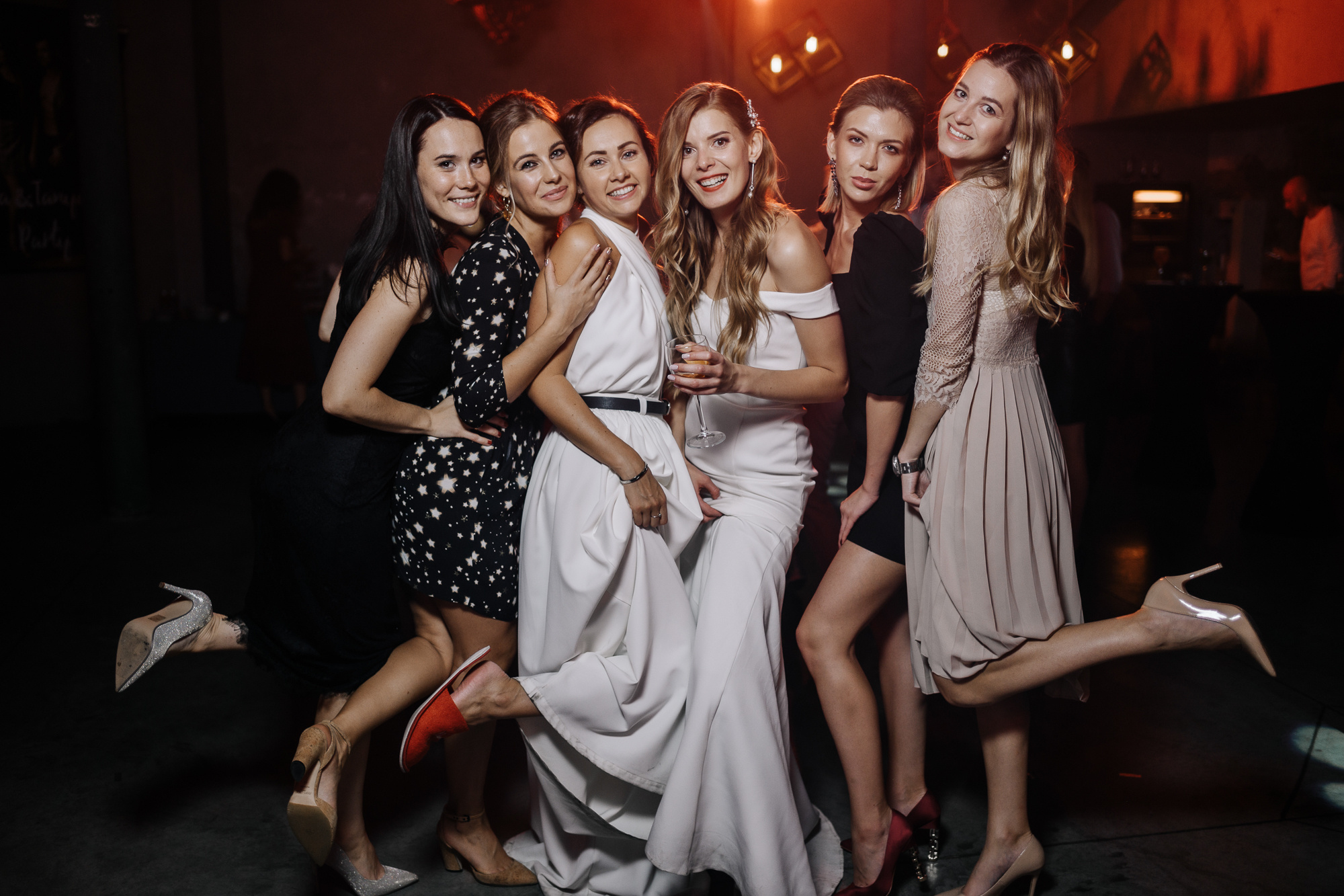 Drink, dance, kiss or go away. Алина Посторонка