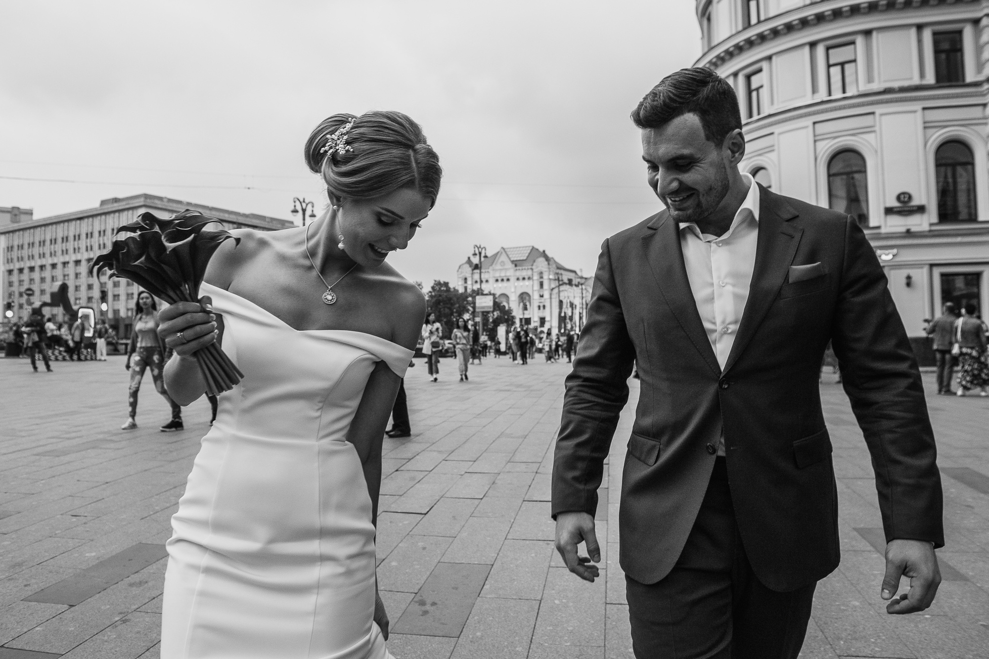 Drink, dance, kiss or go away. Алина Посторонка