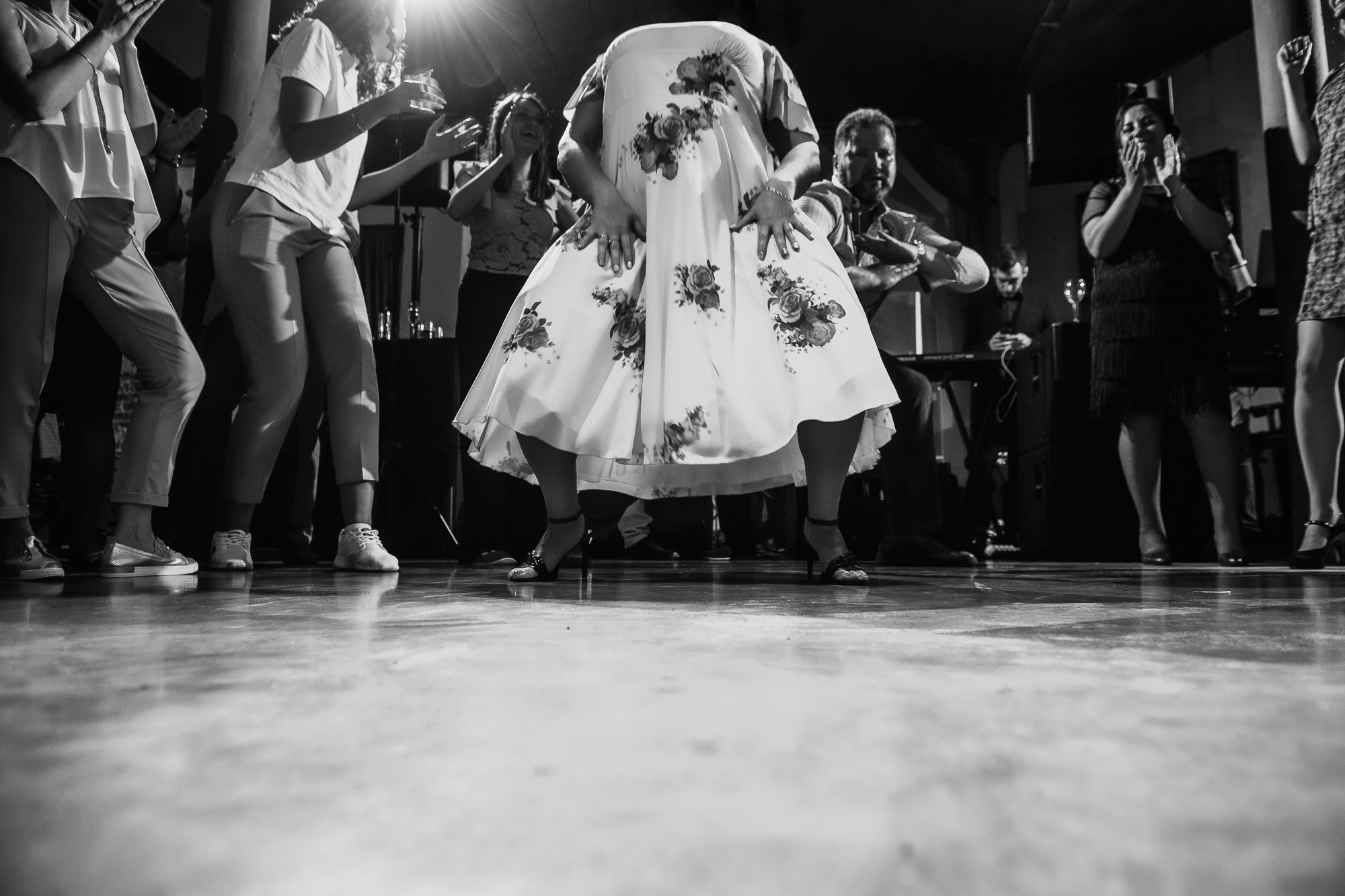 Drink, dance, kiss or go away. Алина Посторонка